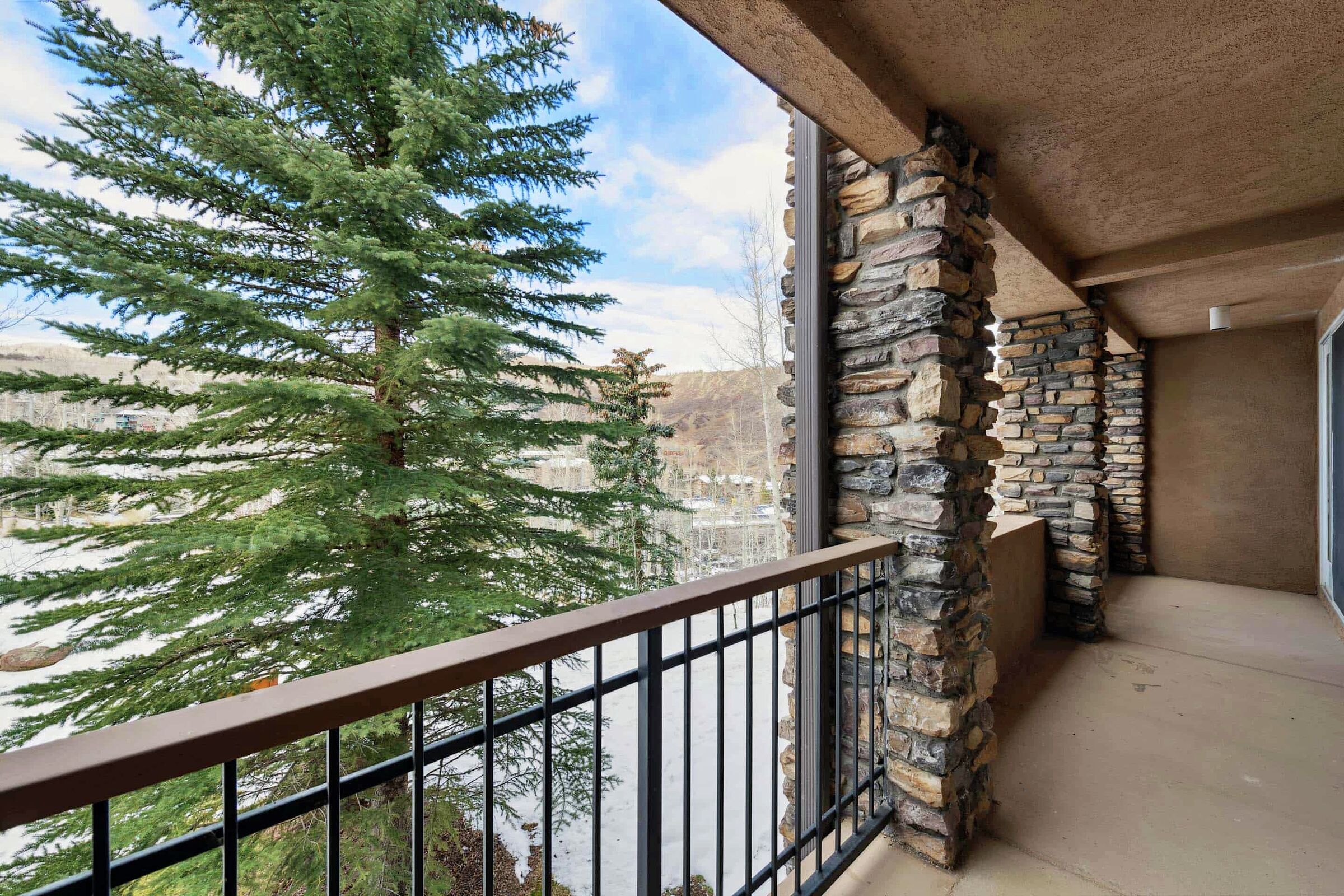 #40 - Balcony