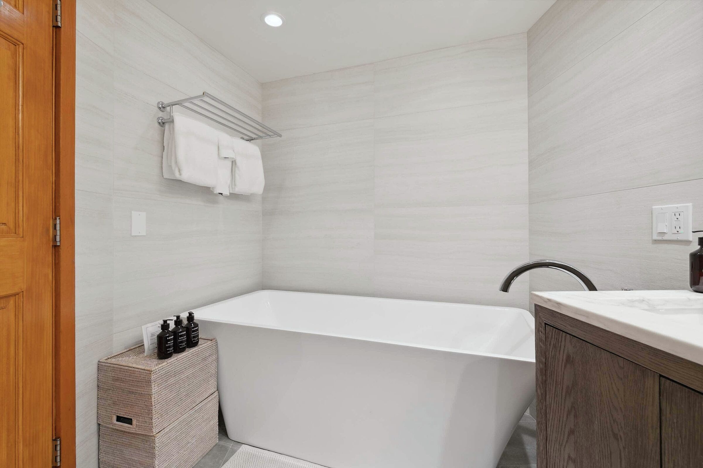 #19 - Master Ensuite Bathroom