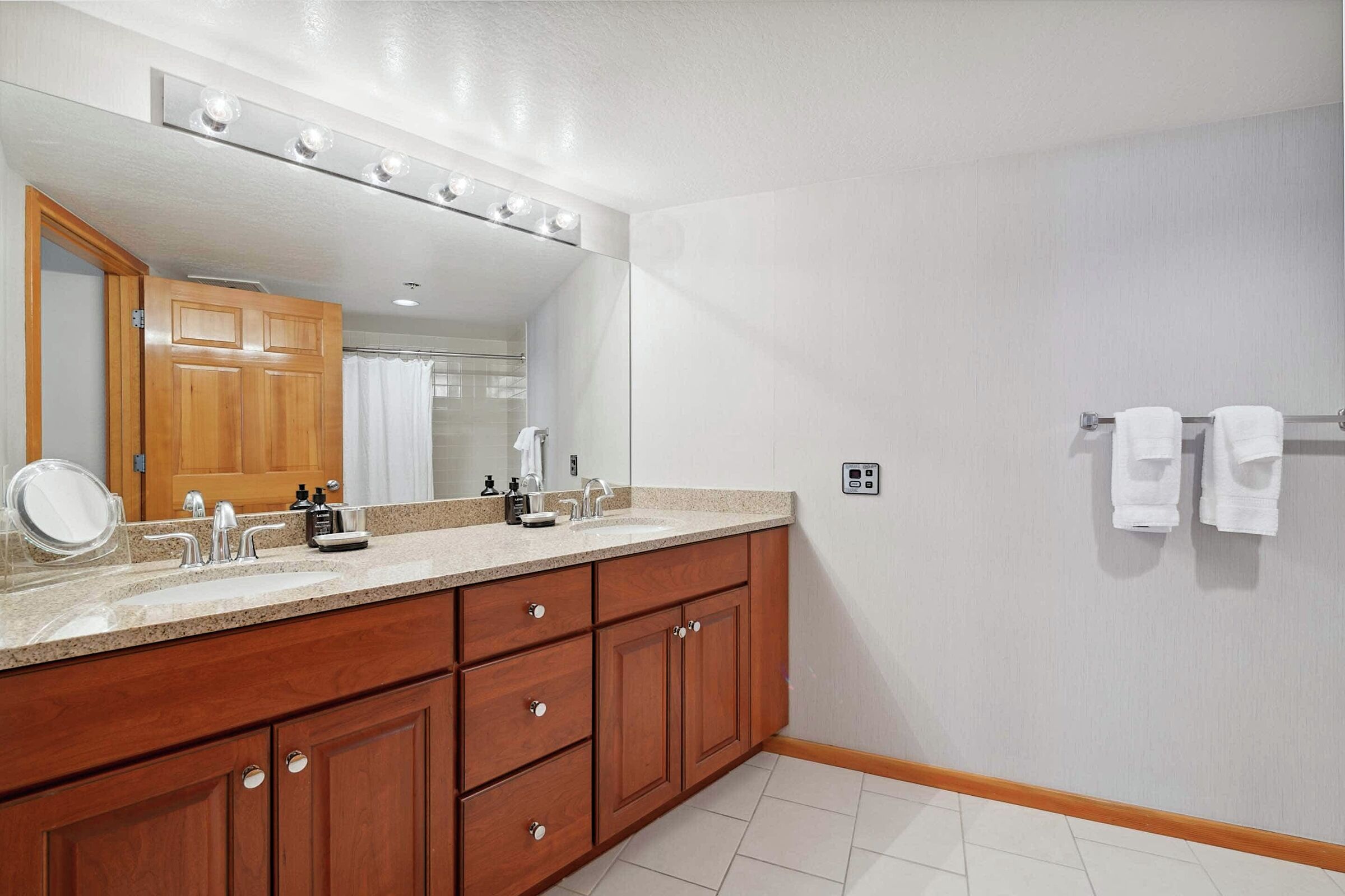 #23 - Master Ensuite Bathroom