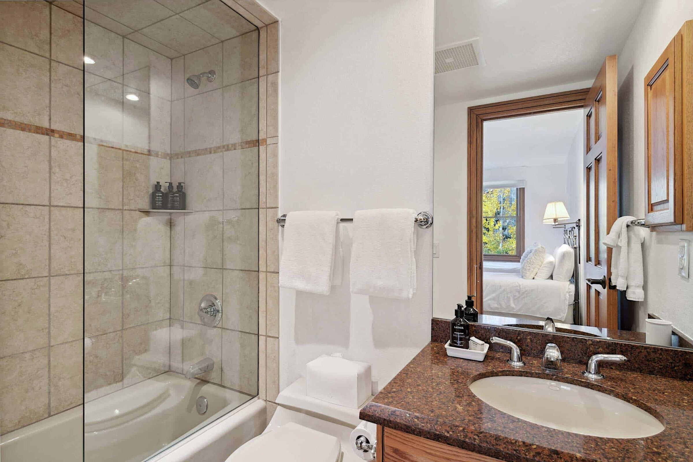 #08 - Ensuite Bathroom
