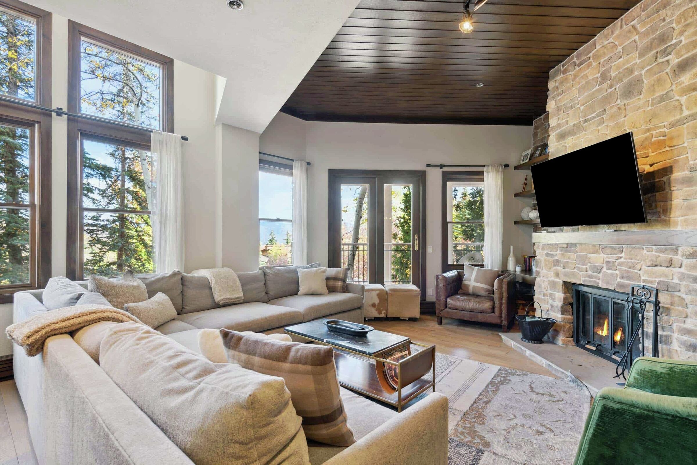 #32 - Living Area