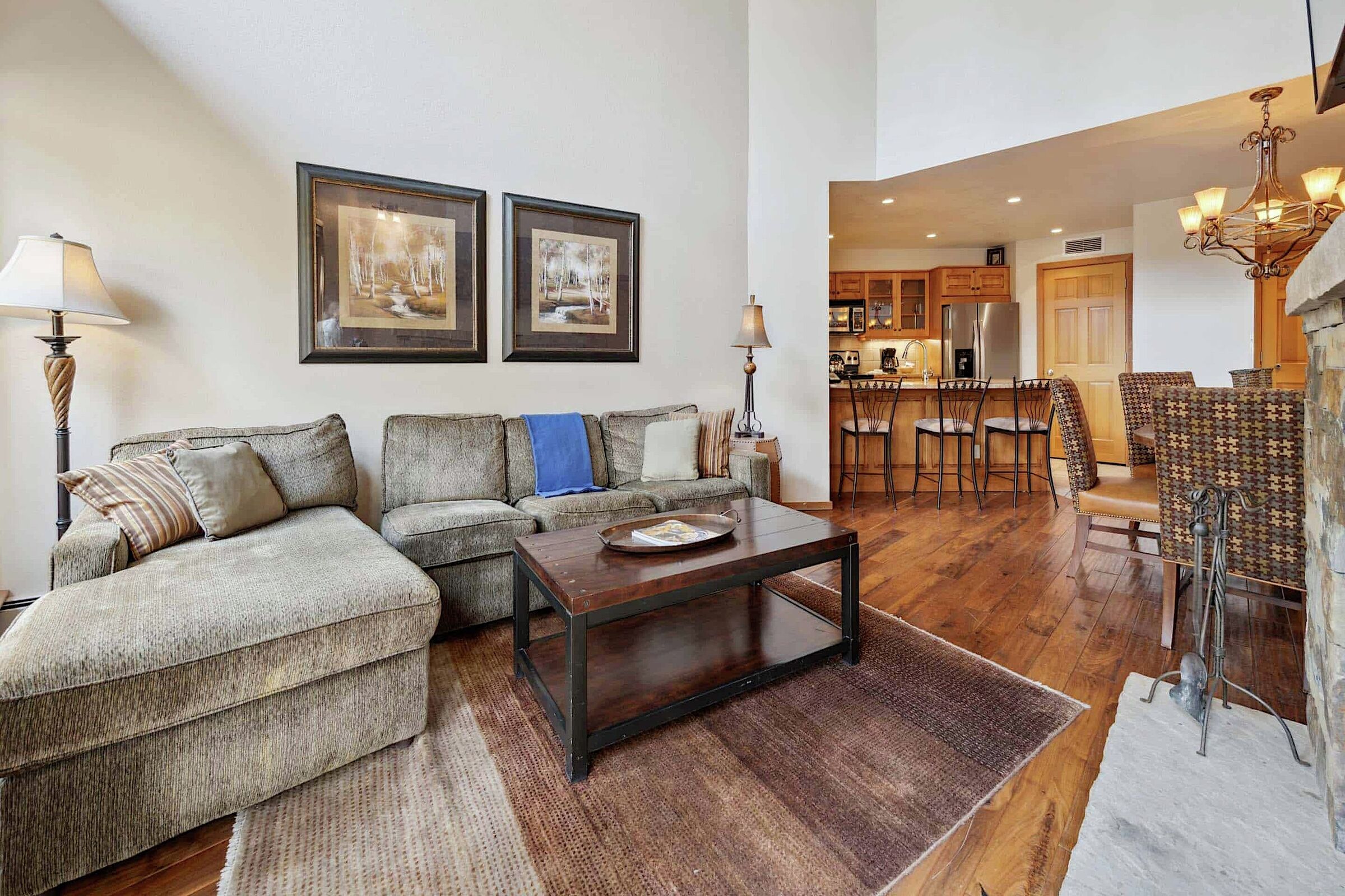 #04 - Living Area