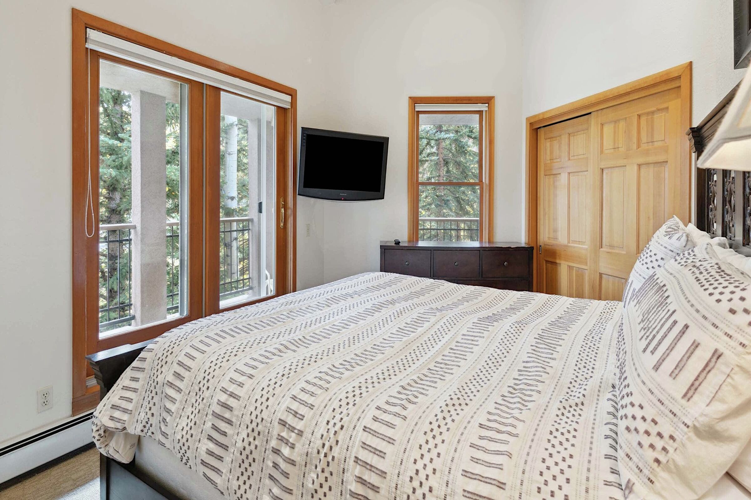 #04 - Master Bedroom