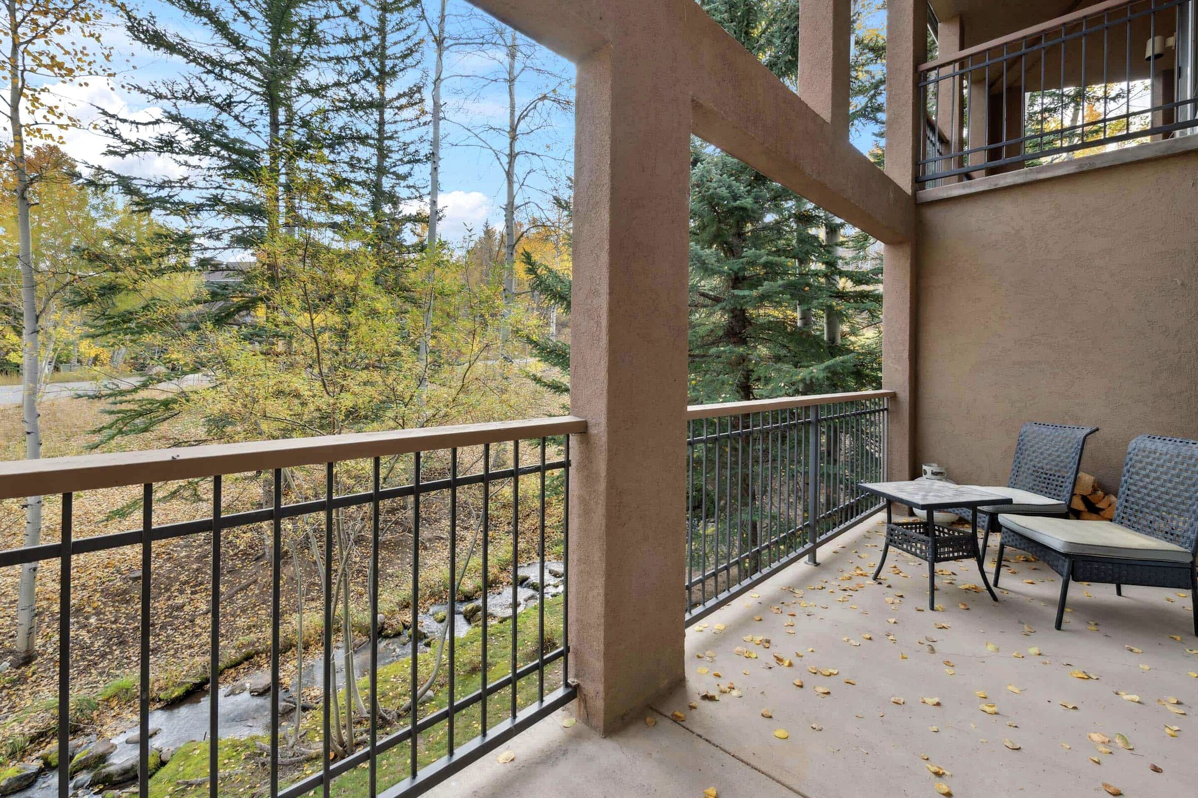 #04 - Balcony