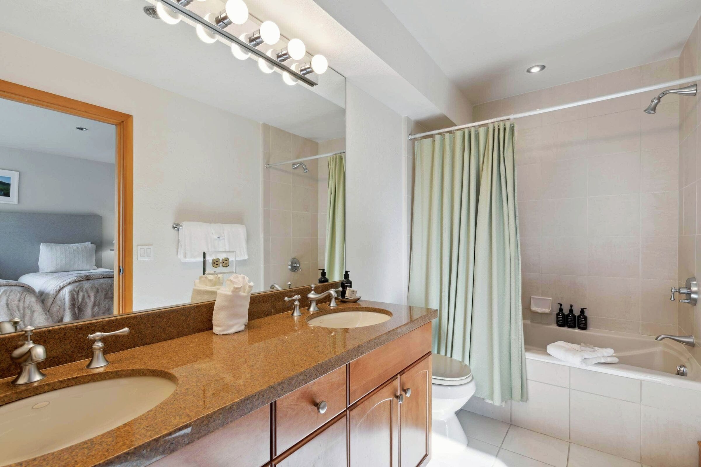 #51 - Ensuite Bathroom