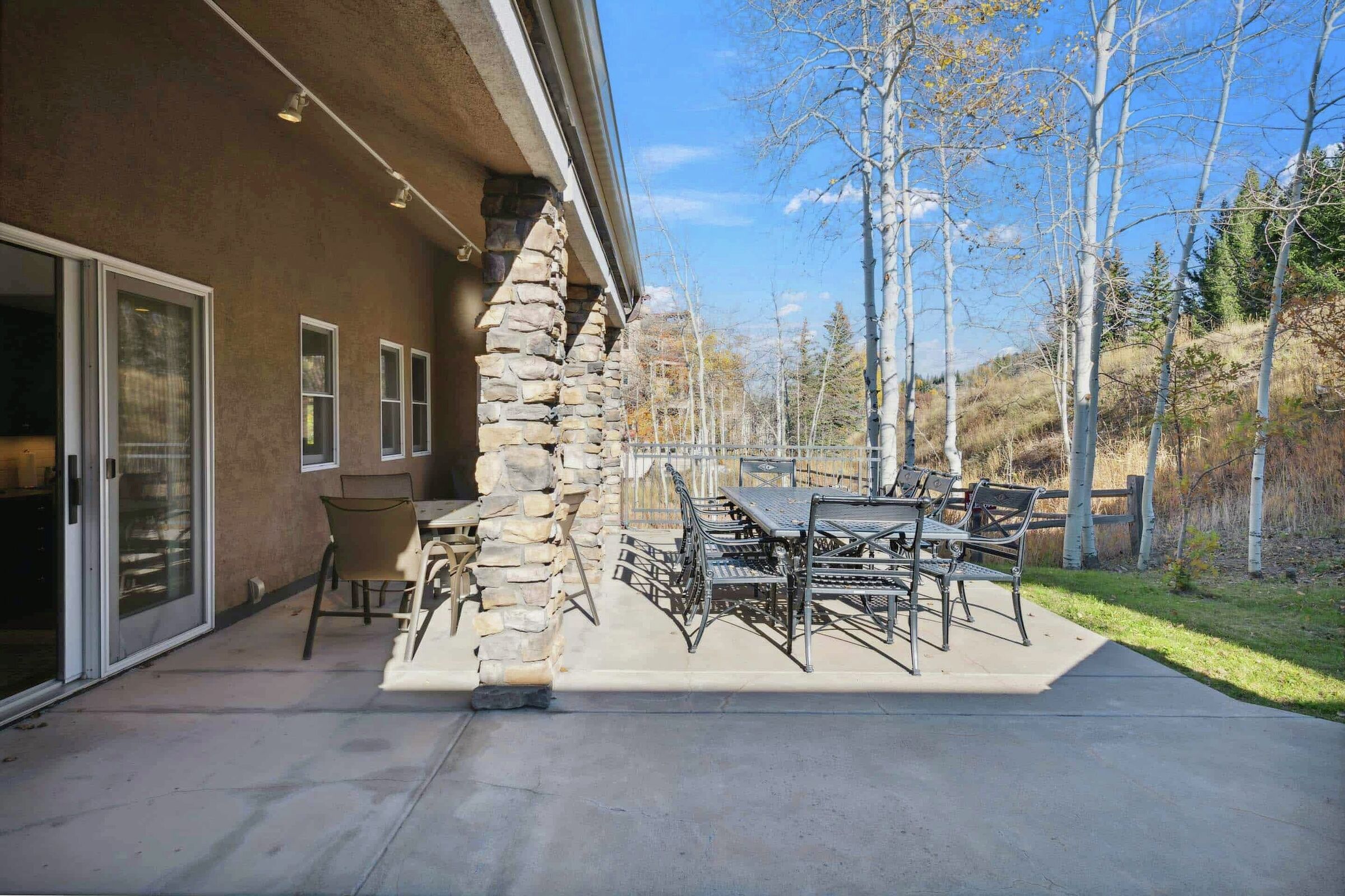 #55 - Patio