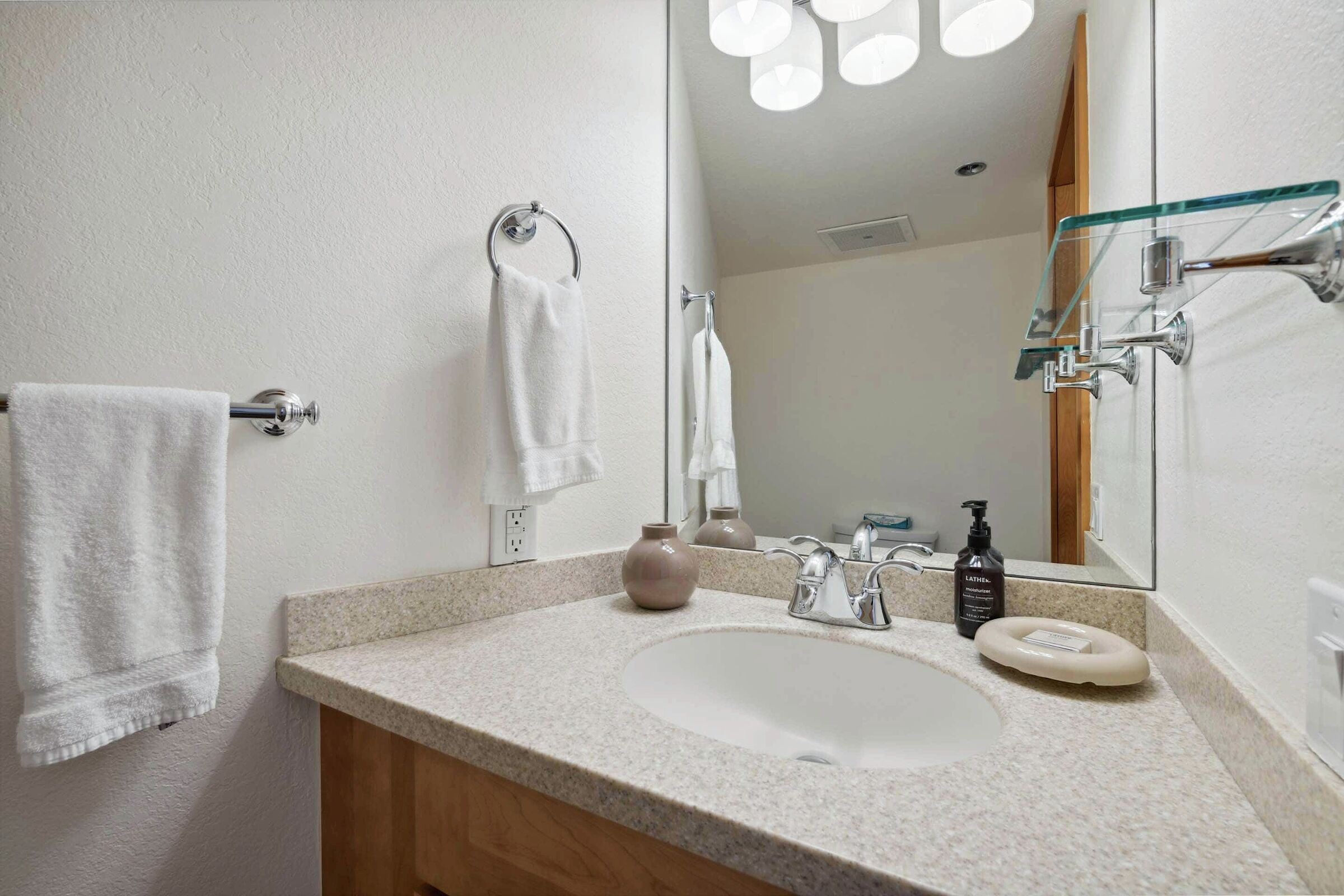 #53 - Bathroom