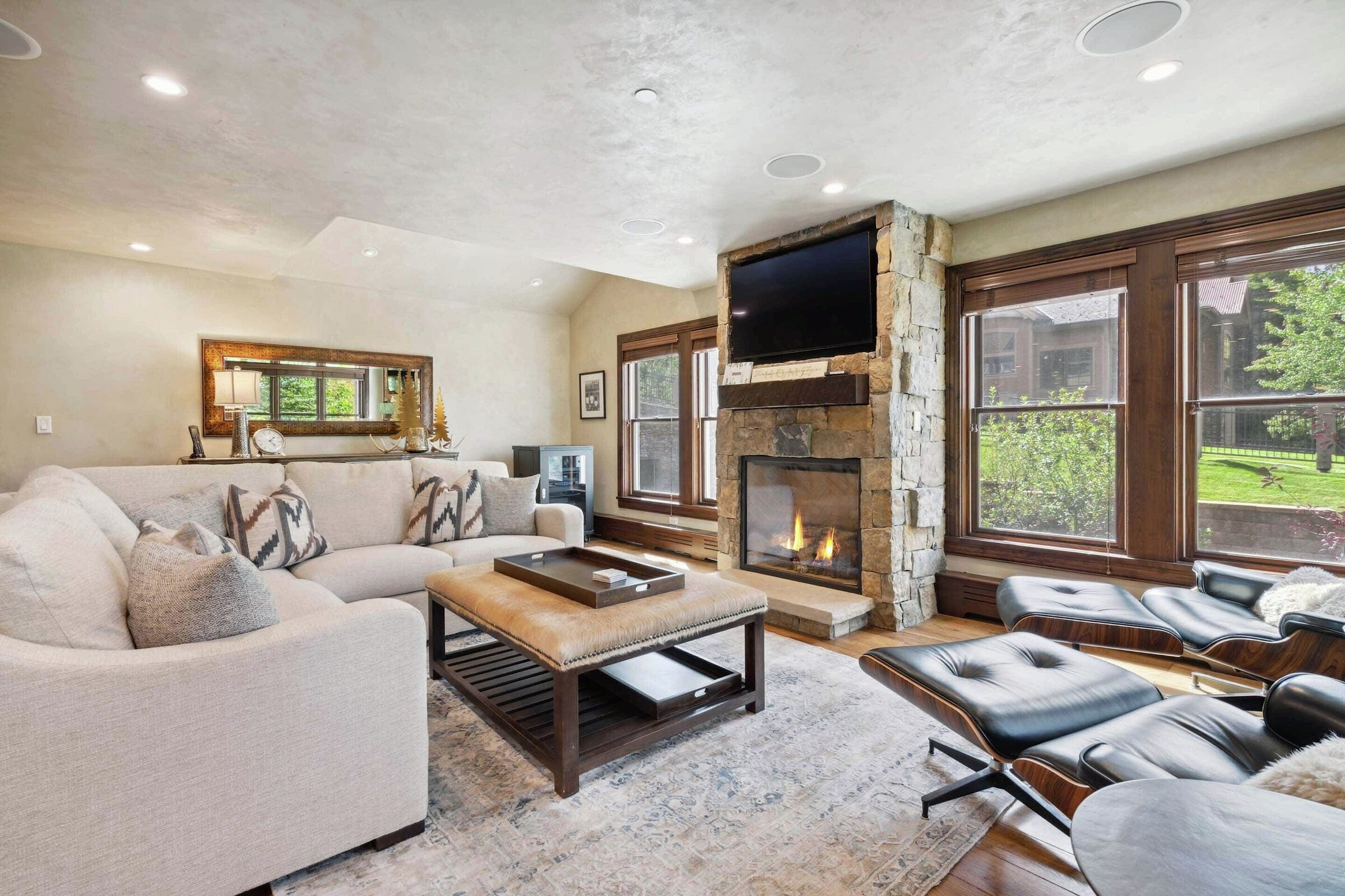 #41 - Living Area