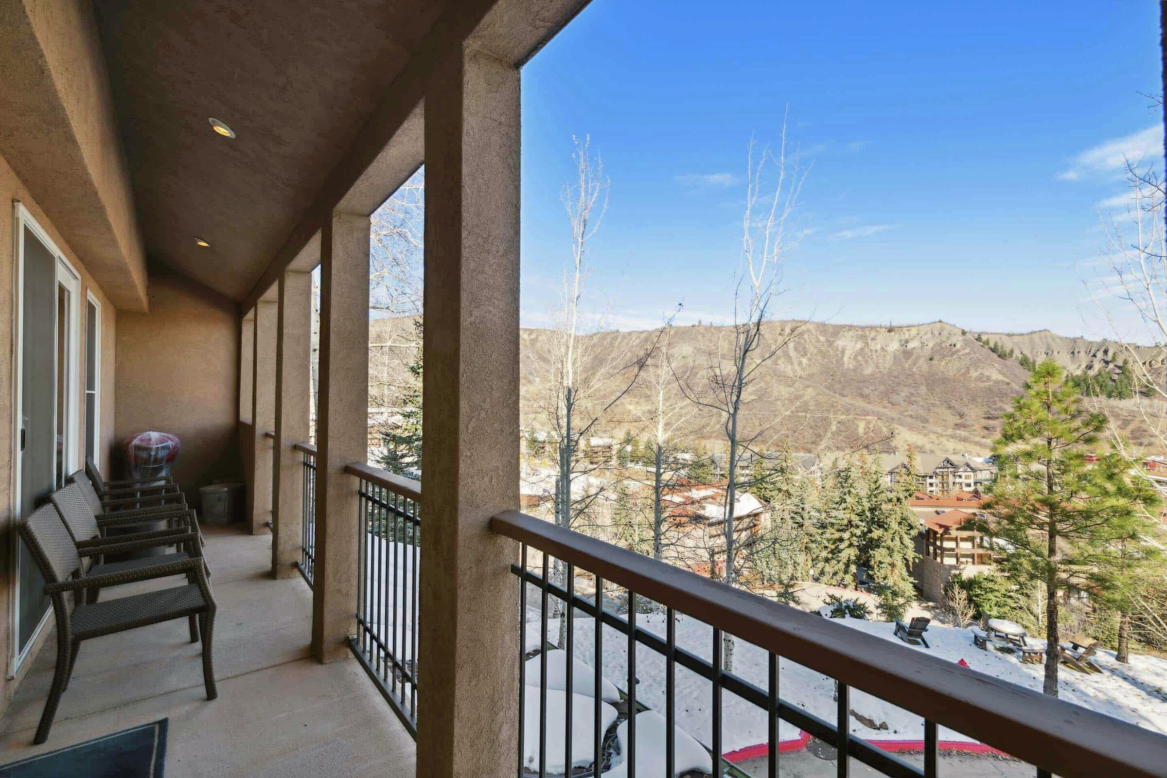 #43 - Balcony