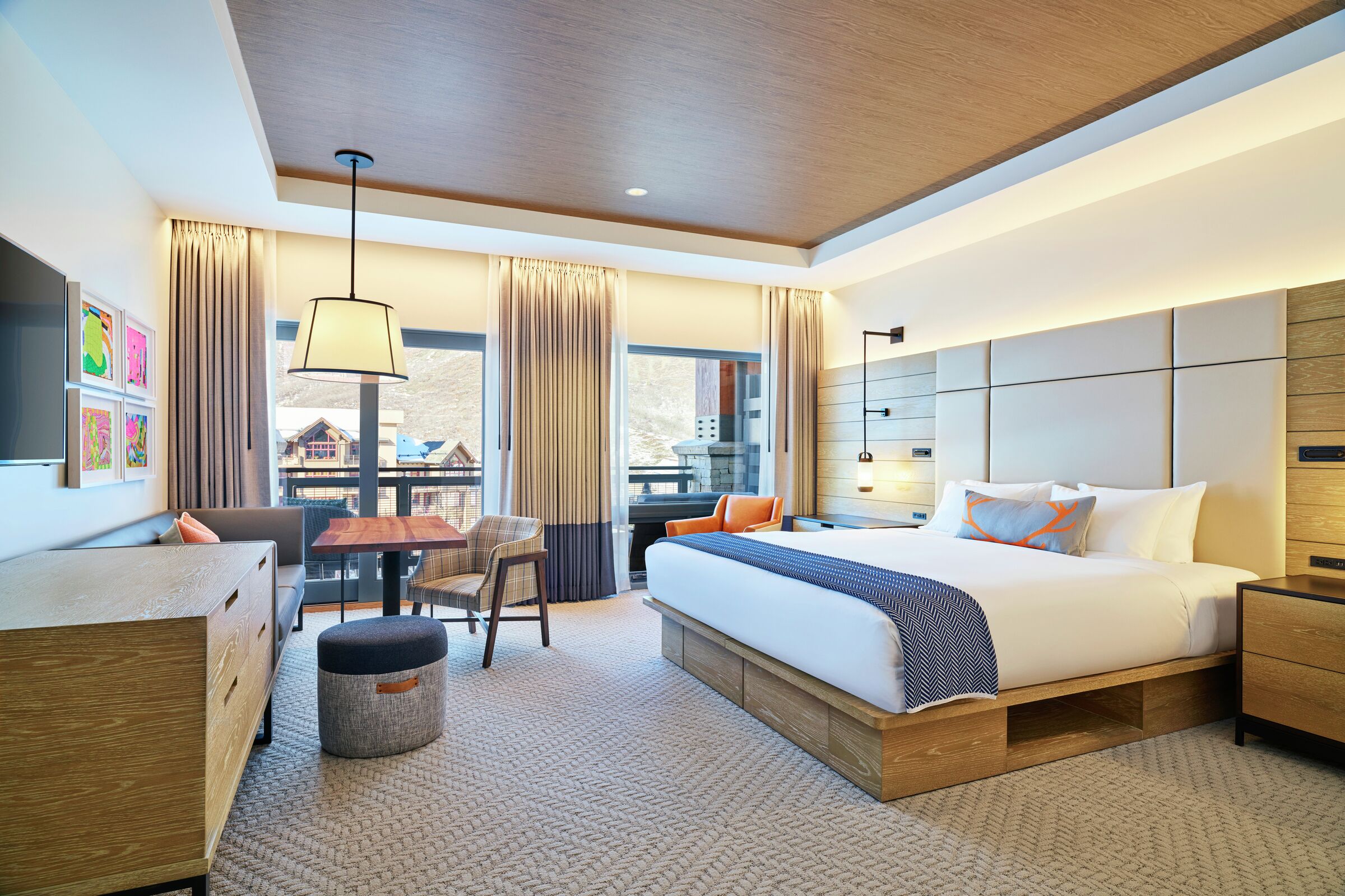 Grand Deluxe One King Room