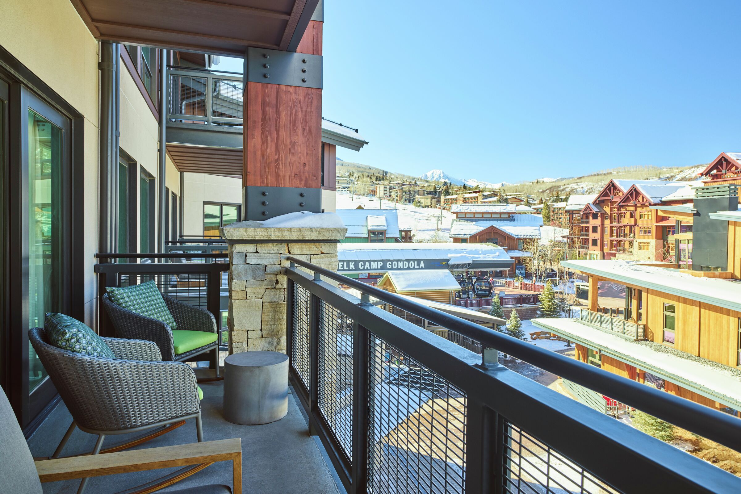 Grand Deluxe One King Room Terrace