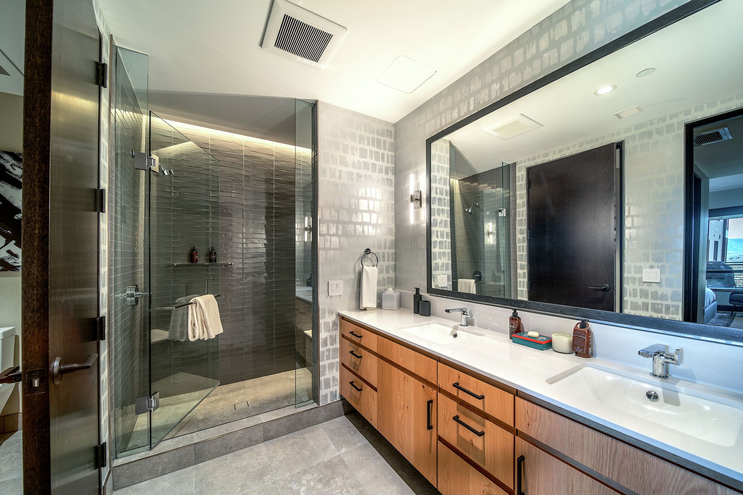 #303 East - Ensuite Bathroom