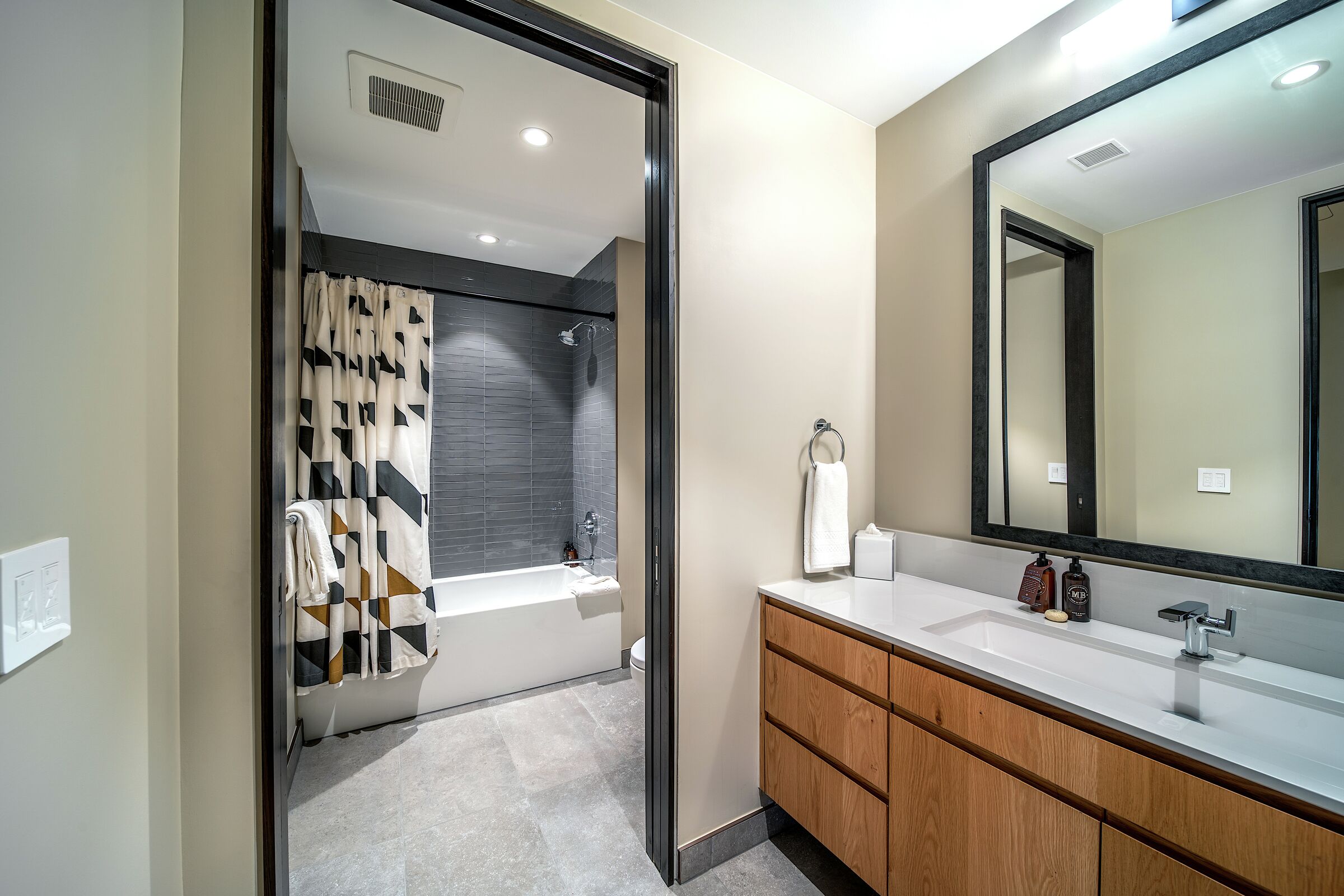 #303 East - Bathroom