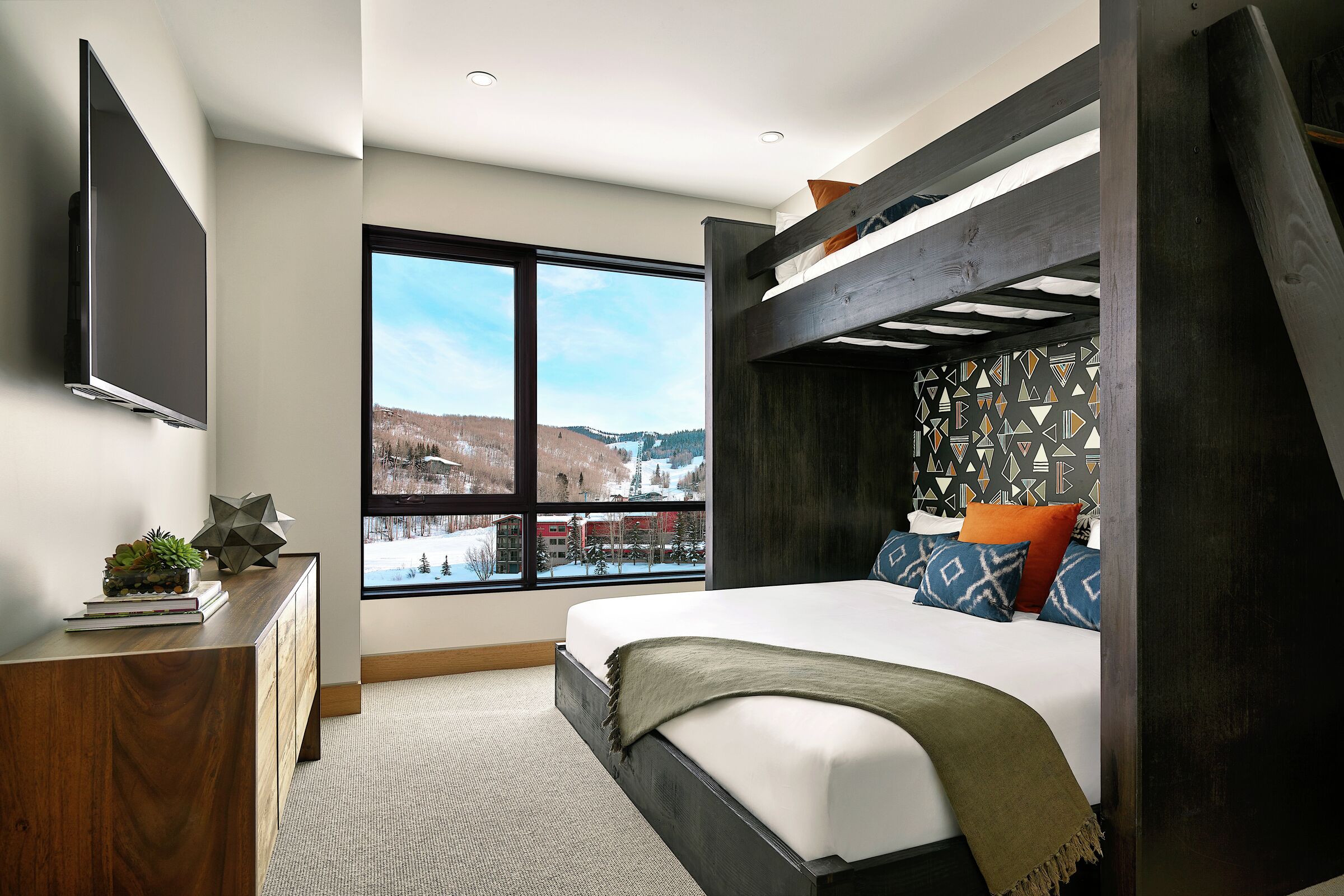 #307 East - Bedroom