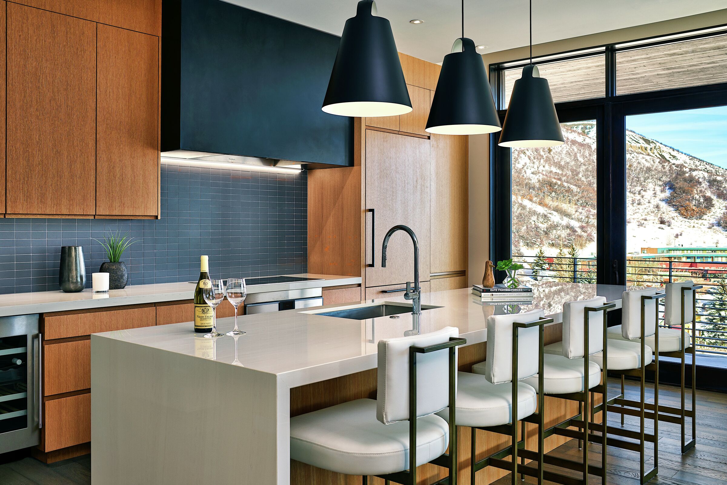 #307 East - Kitchen
