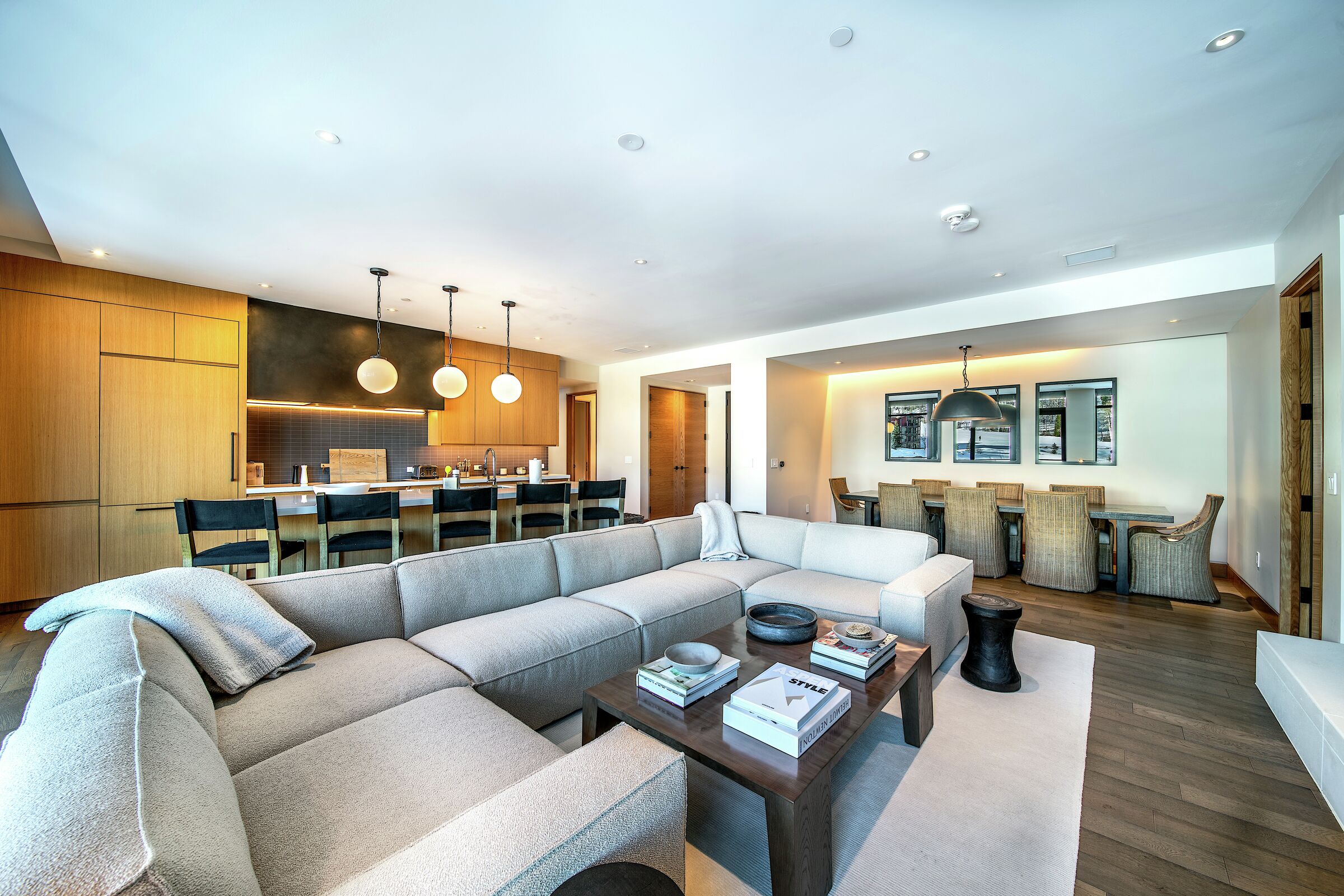 #506 East - Living Area