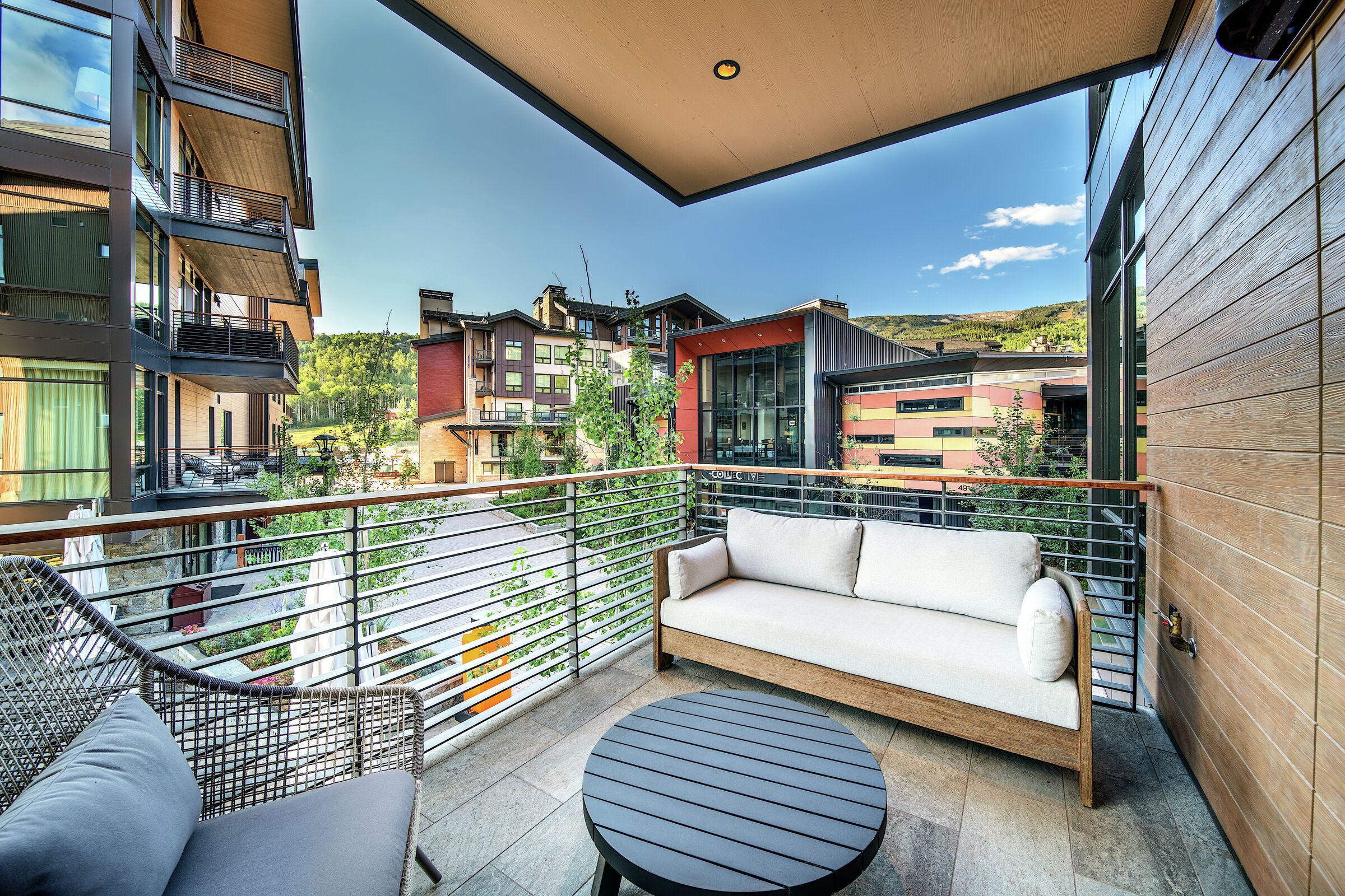 #503 West - Balcony
