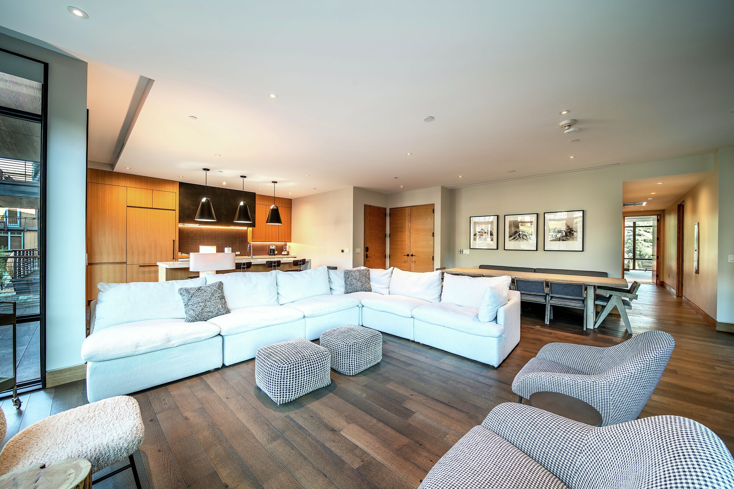 #503 West - Living Area