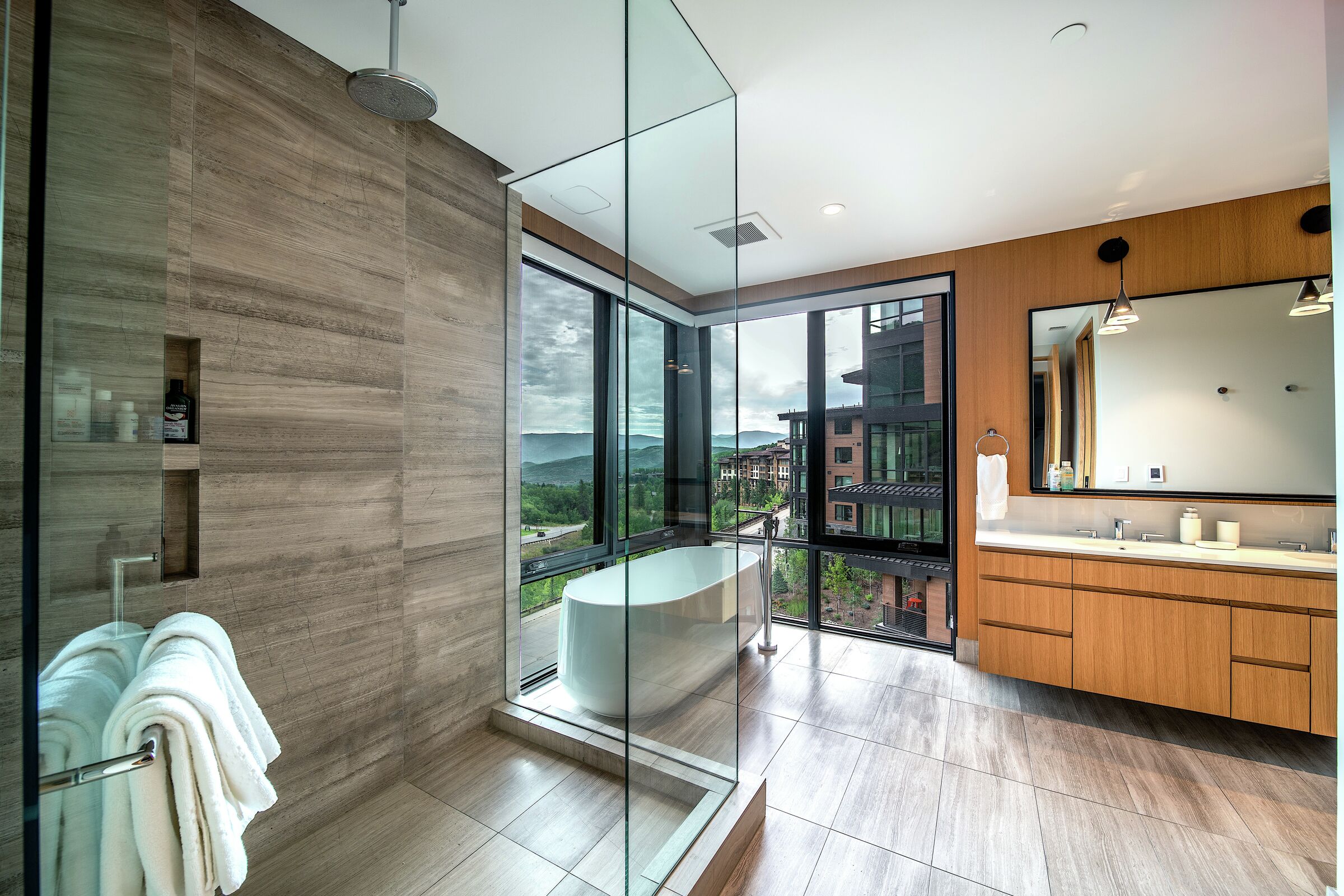 #503 West - Bathroom