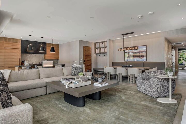 #603 West - Living Area, Dining Area & Kitchen