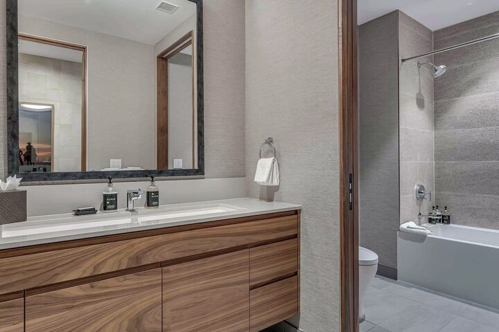 #603 West - Bathroom