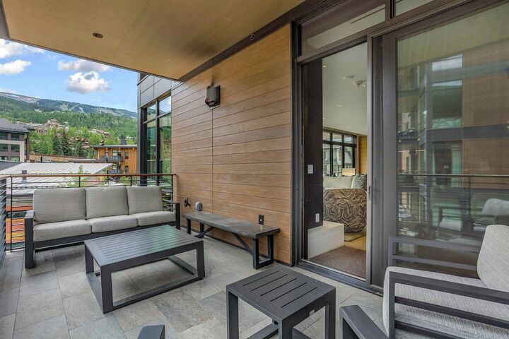 #603 West - Living Area Balcony