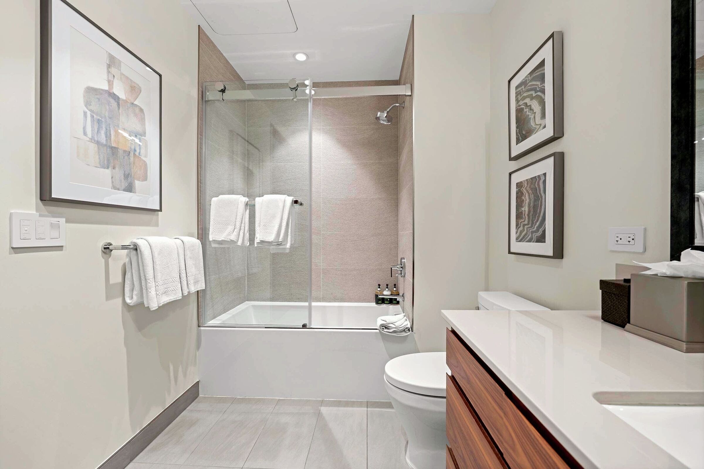 #301 West - Bathroom