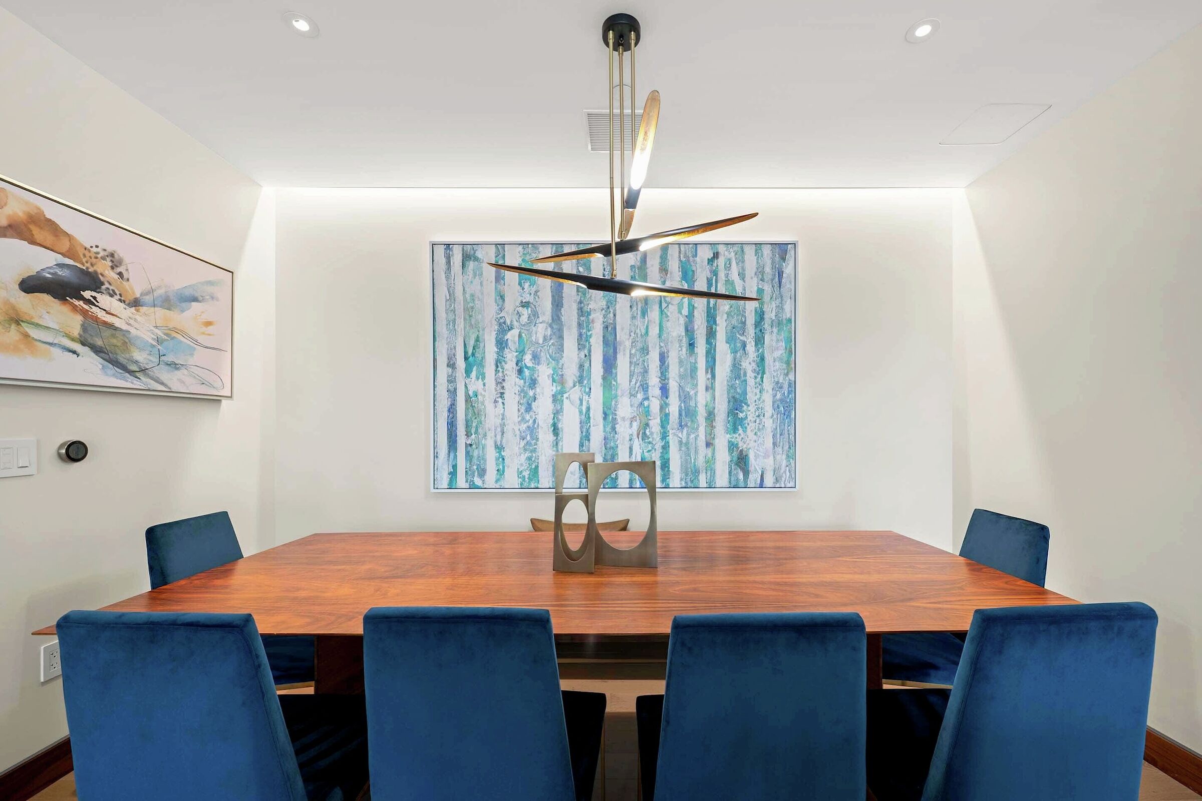 #301 West - Dining Area
