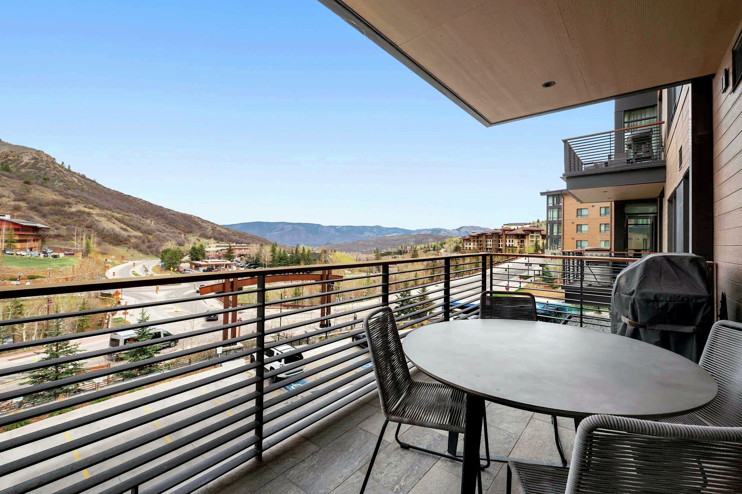 #301 West - Balcony