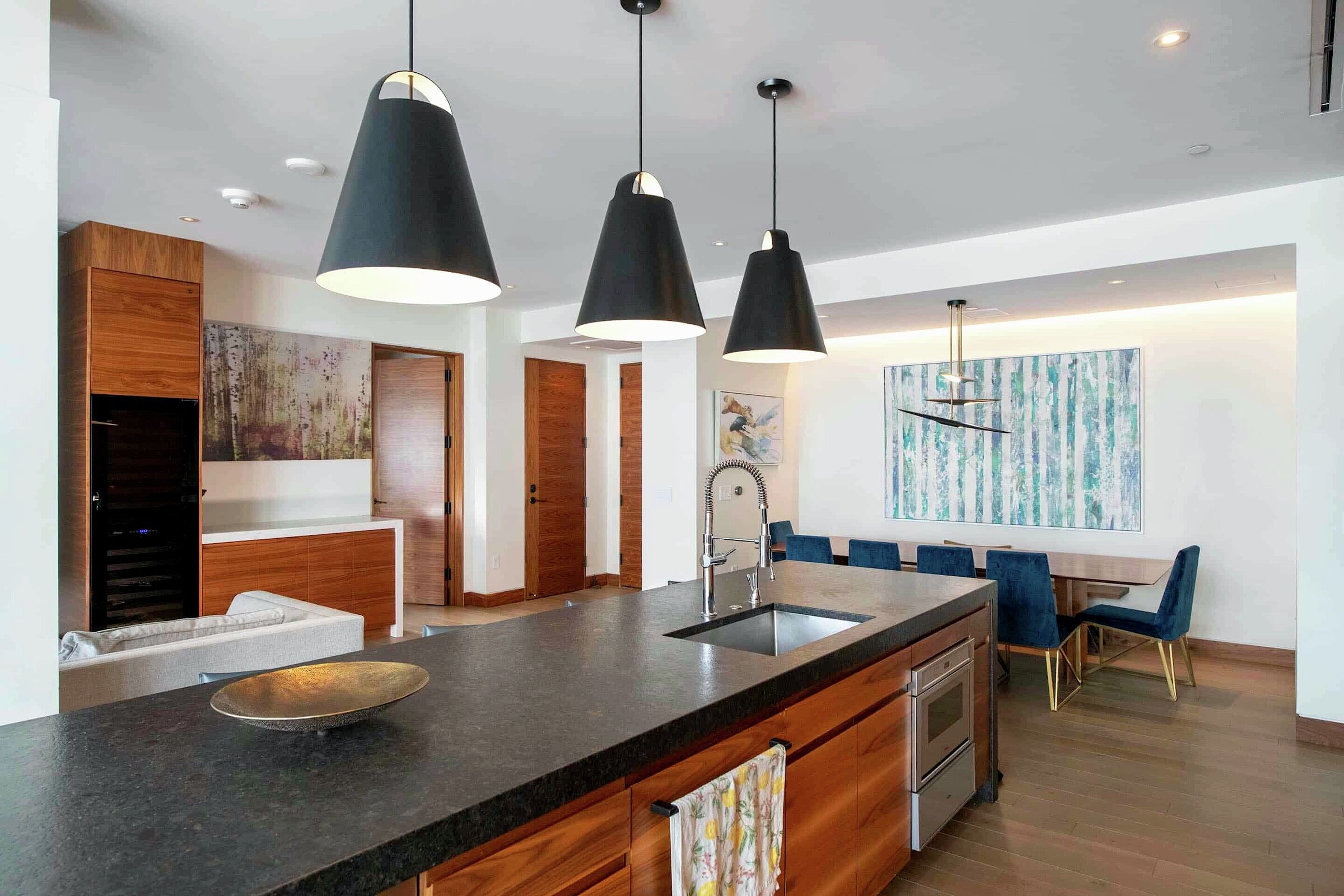 #301 West - Kitchen