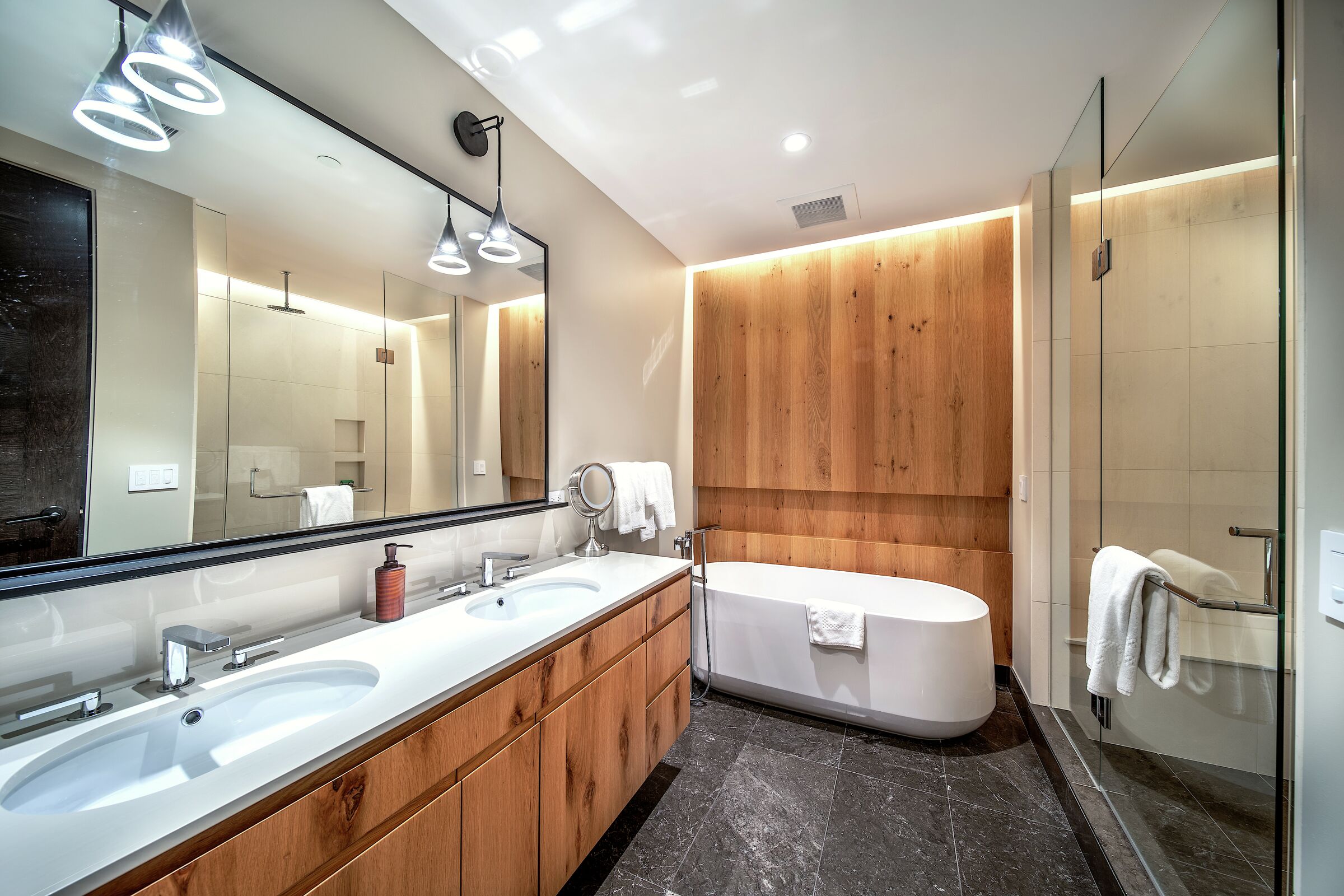 #703 East - Master Ensuite Bathroom