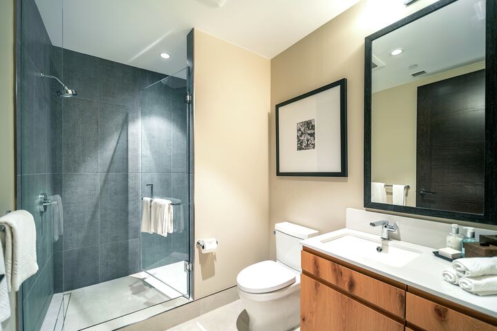 #704 East - Ensuite Bathroom
