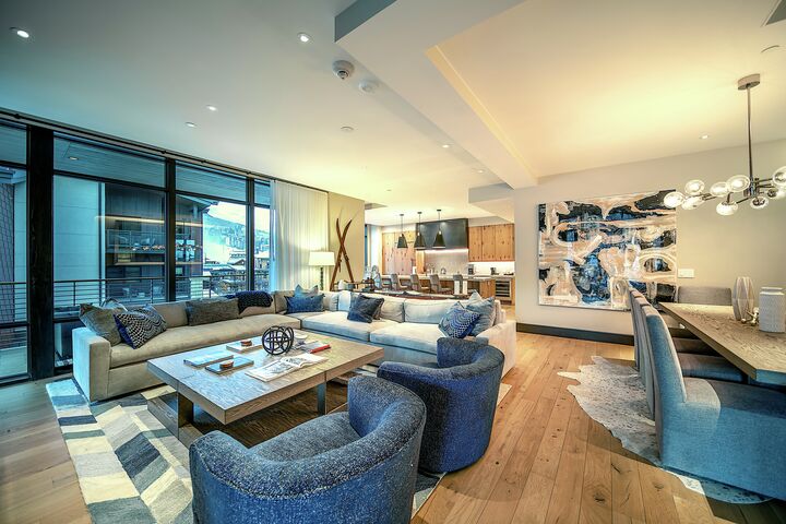 #704 East - Living Area