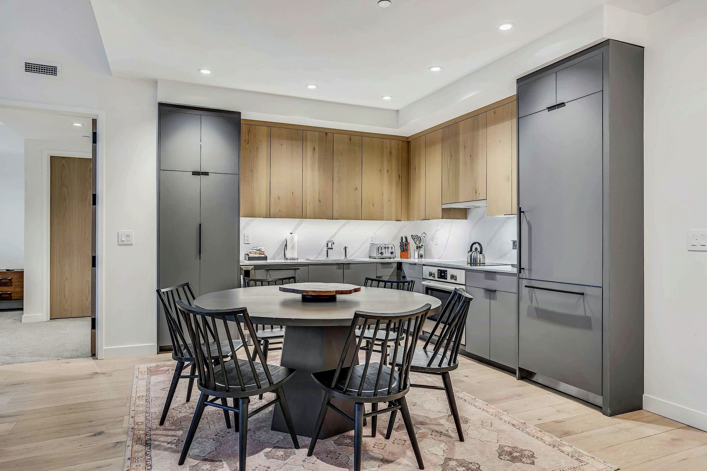 Dining Room & Kitchen