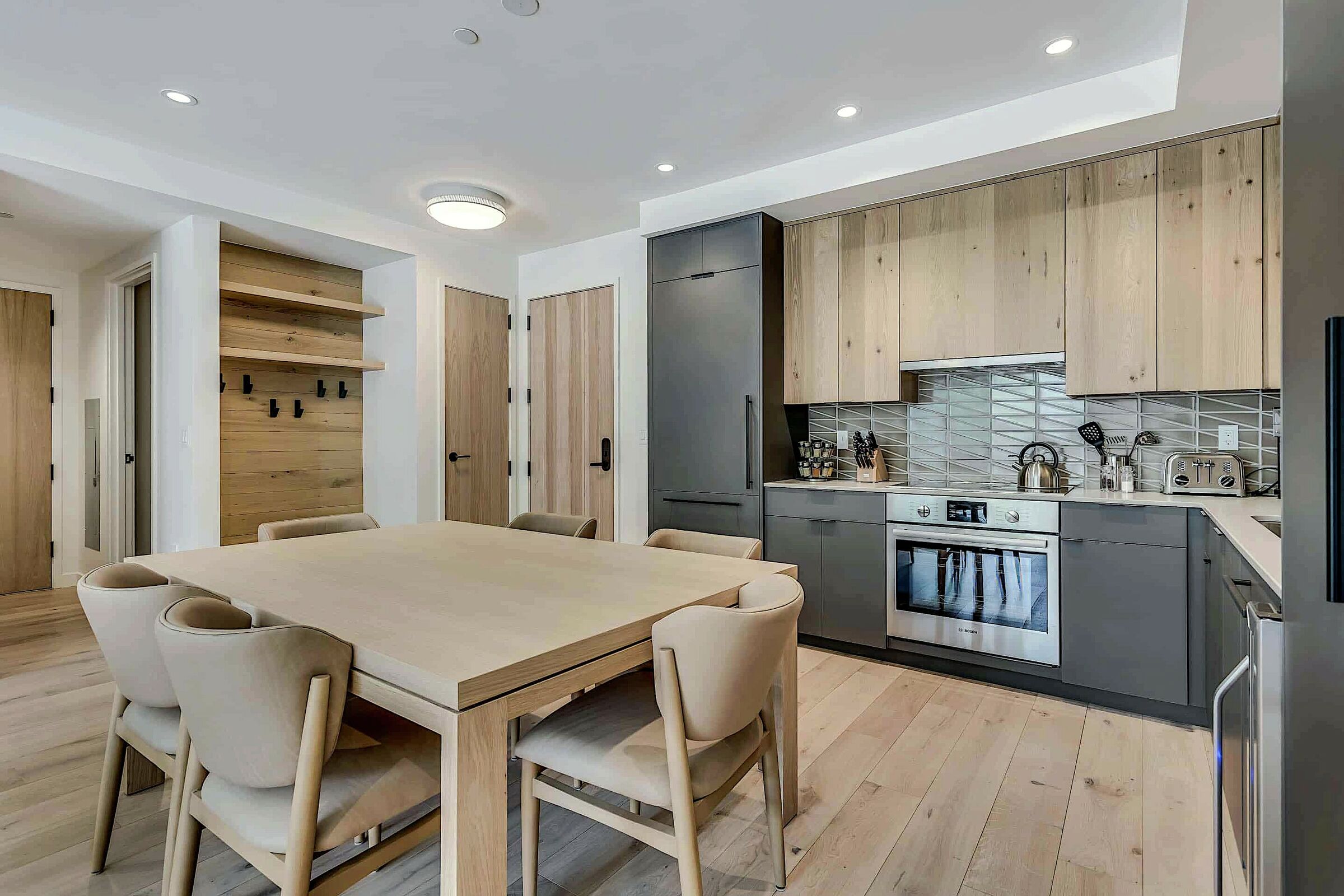 Dining Room & Kitchen
