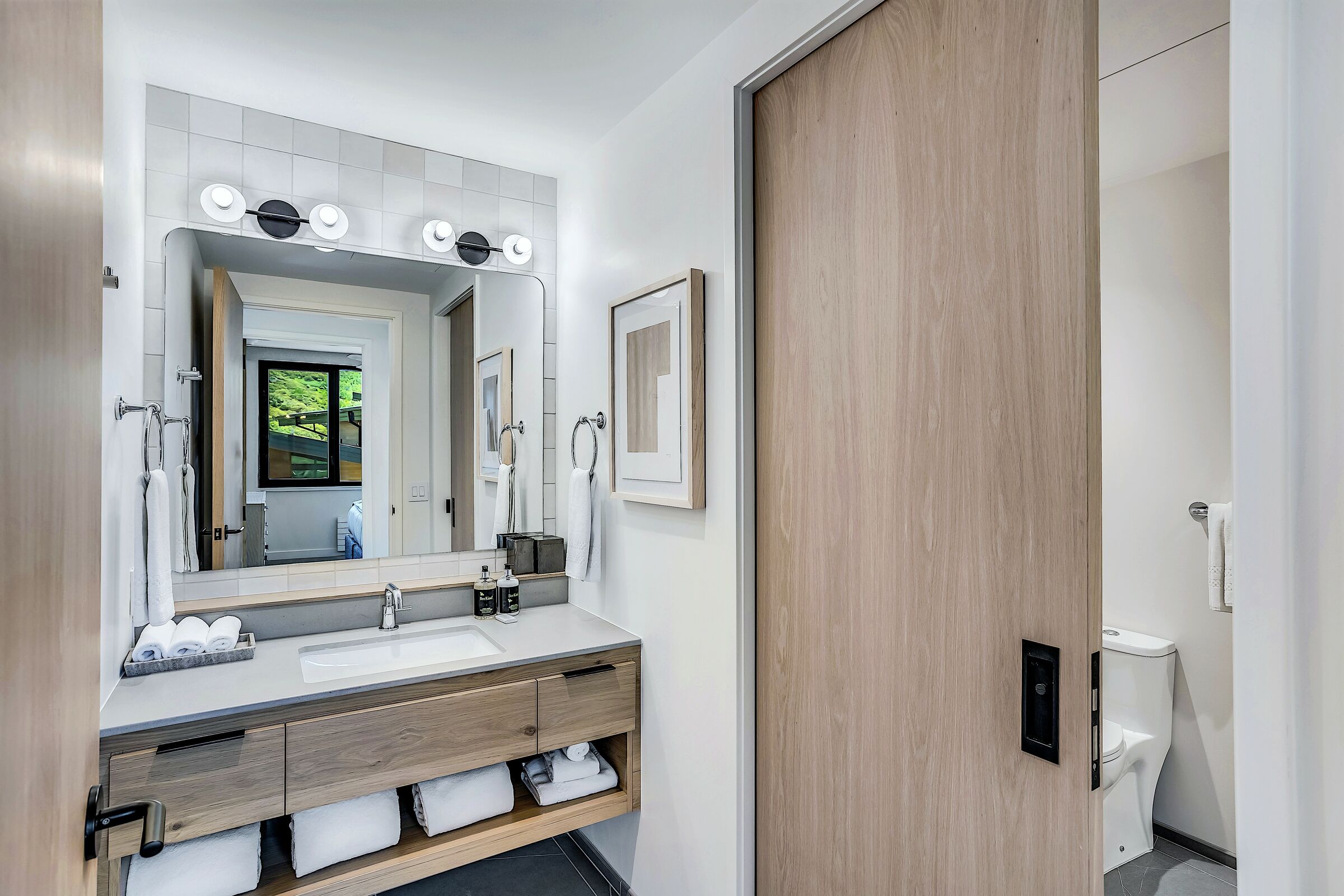 #502 - Bathroom