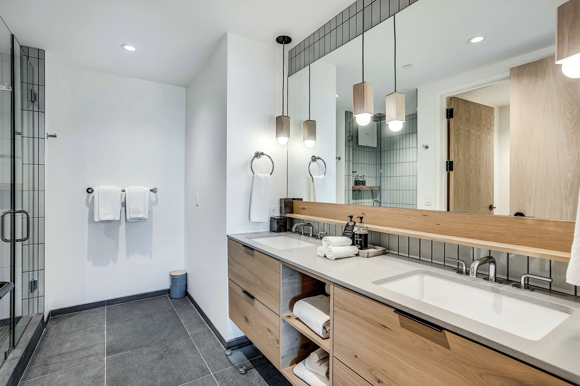 #502 - Master Ensuite Bathroom