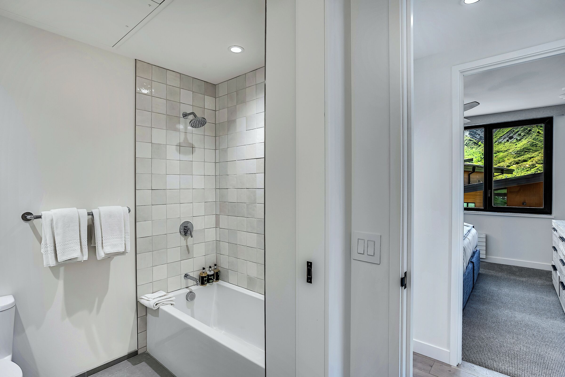 #502 - Bathroom