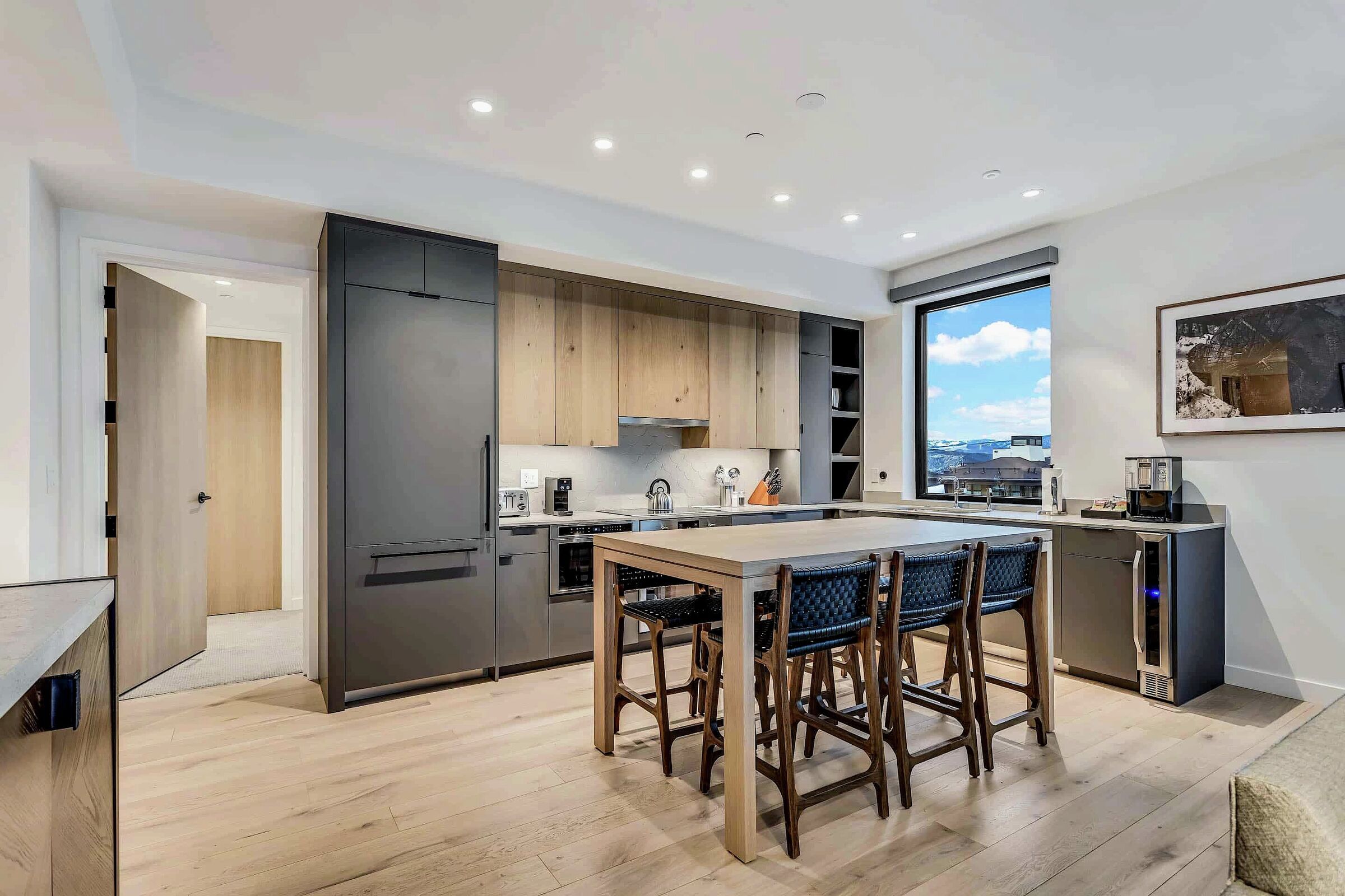 Dining Room & Kitchen