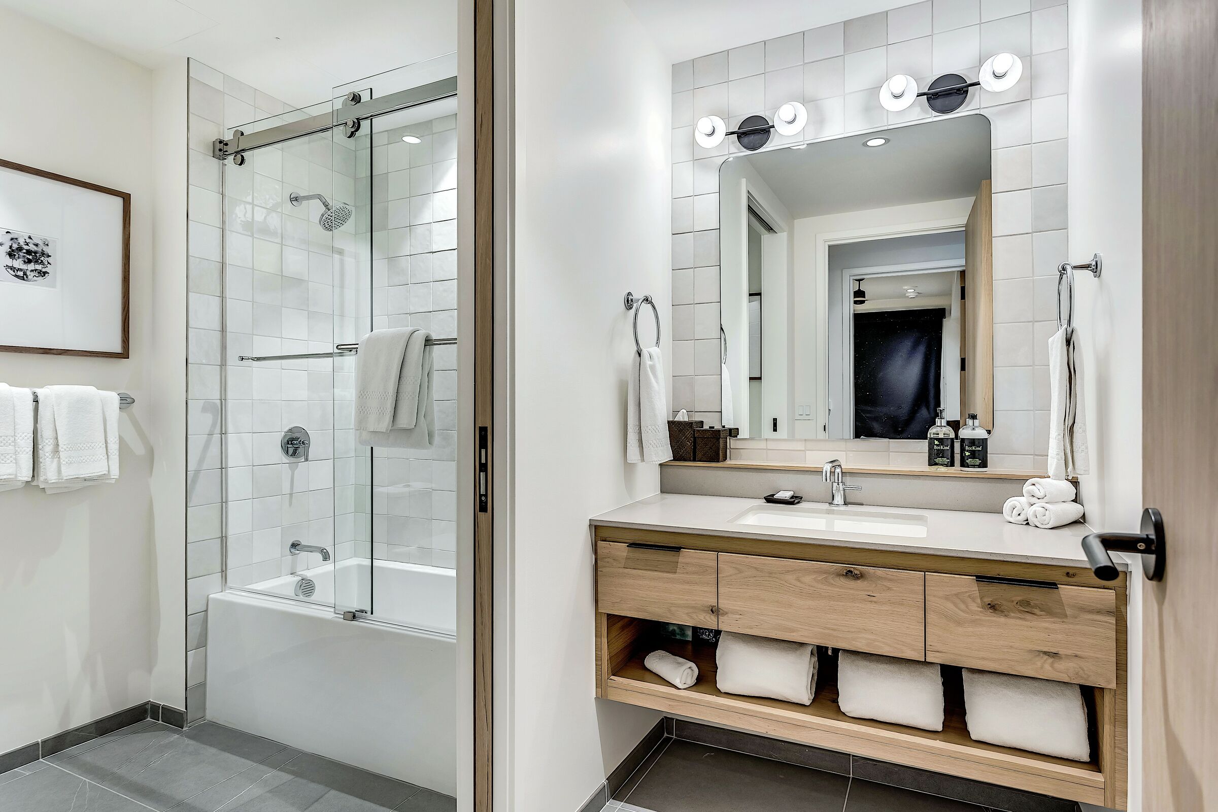 #403 - Bathroom