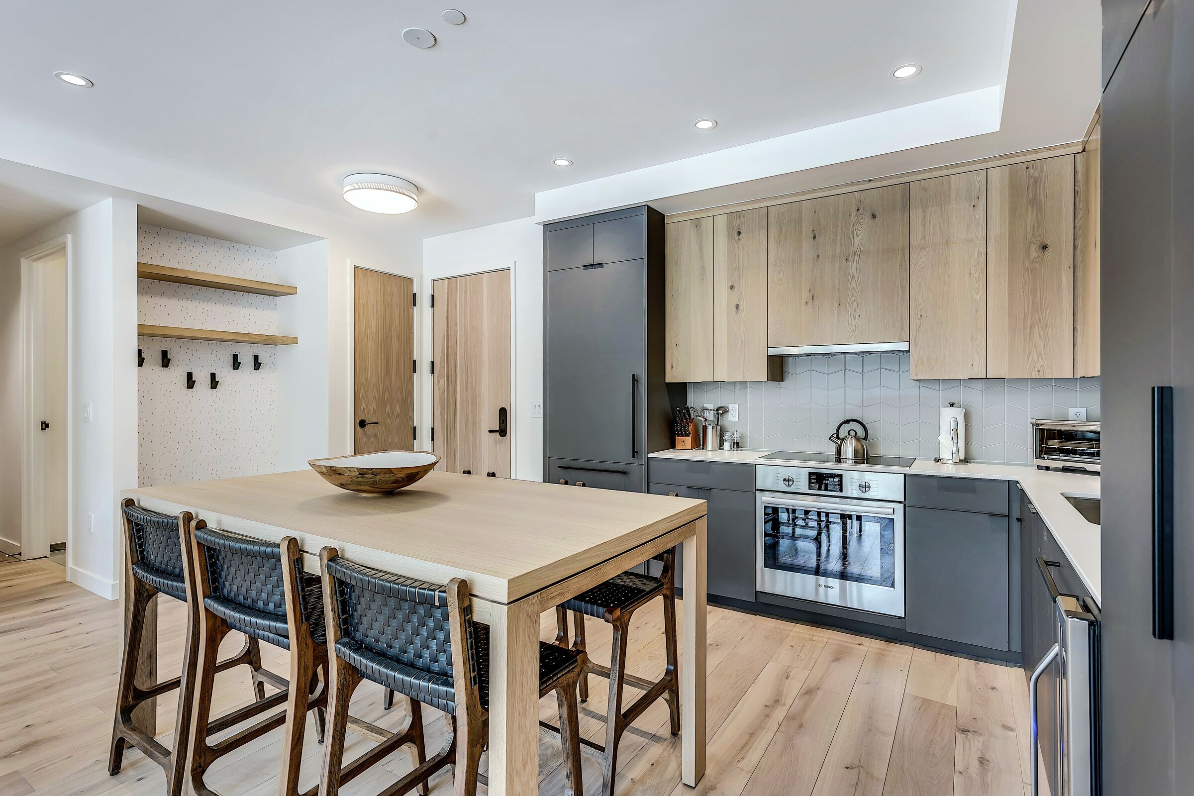 #403 - Dining Room & Kitchen
