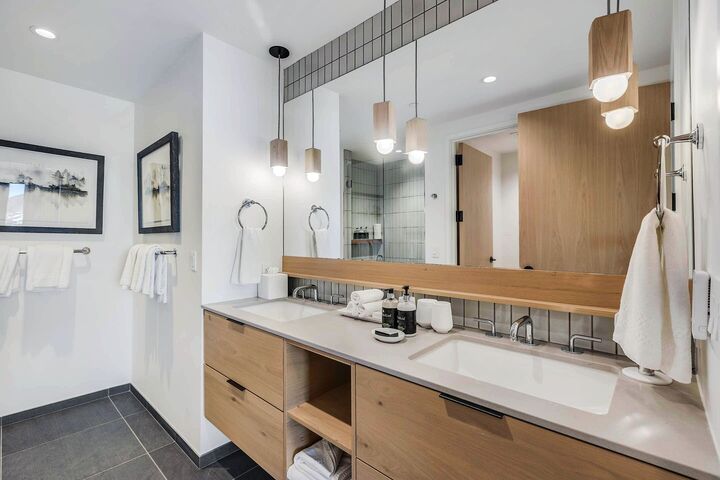 #302 - Master Ensuite Bathroom