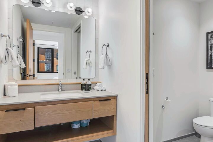 #302 - Bathroom
