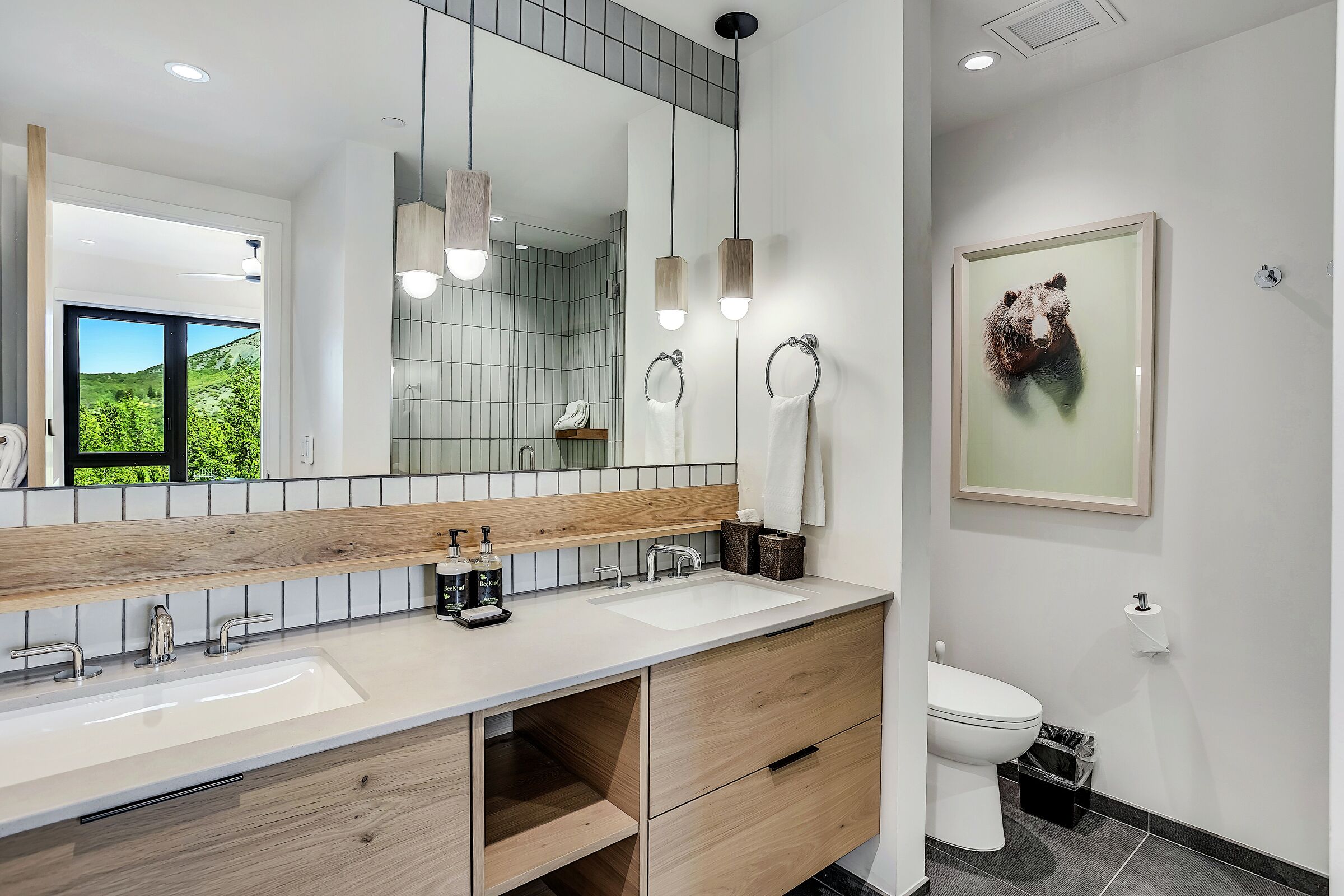 #106 - Master Ensuite Bathroom