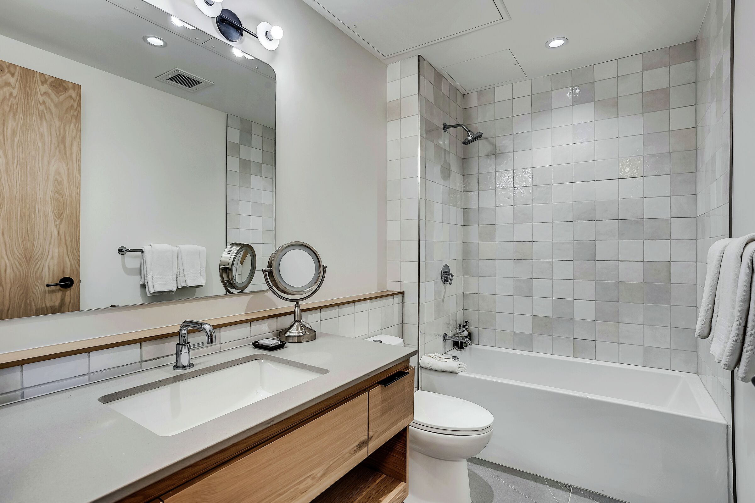 #206 - Ensuite Bathroom