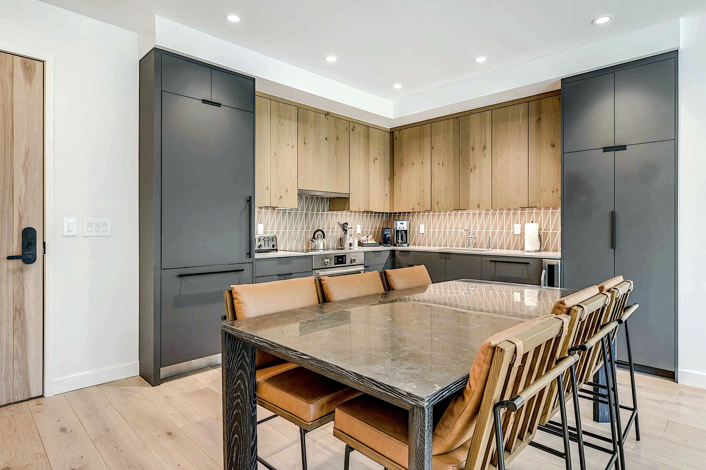 #203 - Dining Room & Kitchen