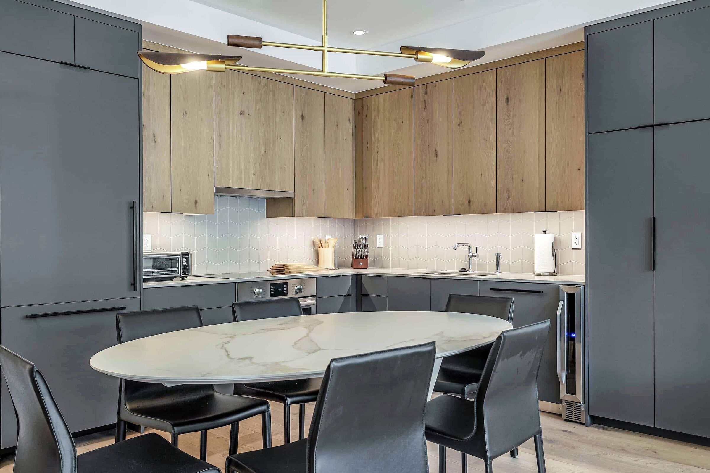 #503 - Dining Room & Kitchen