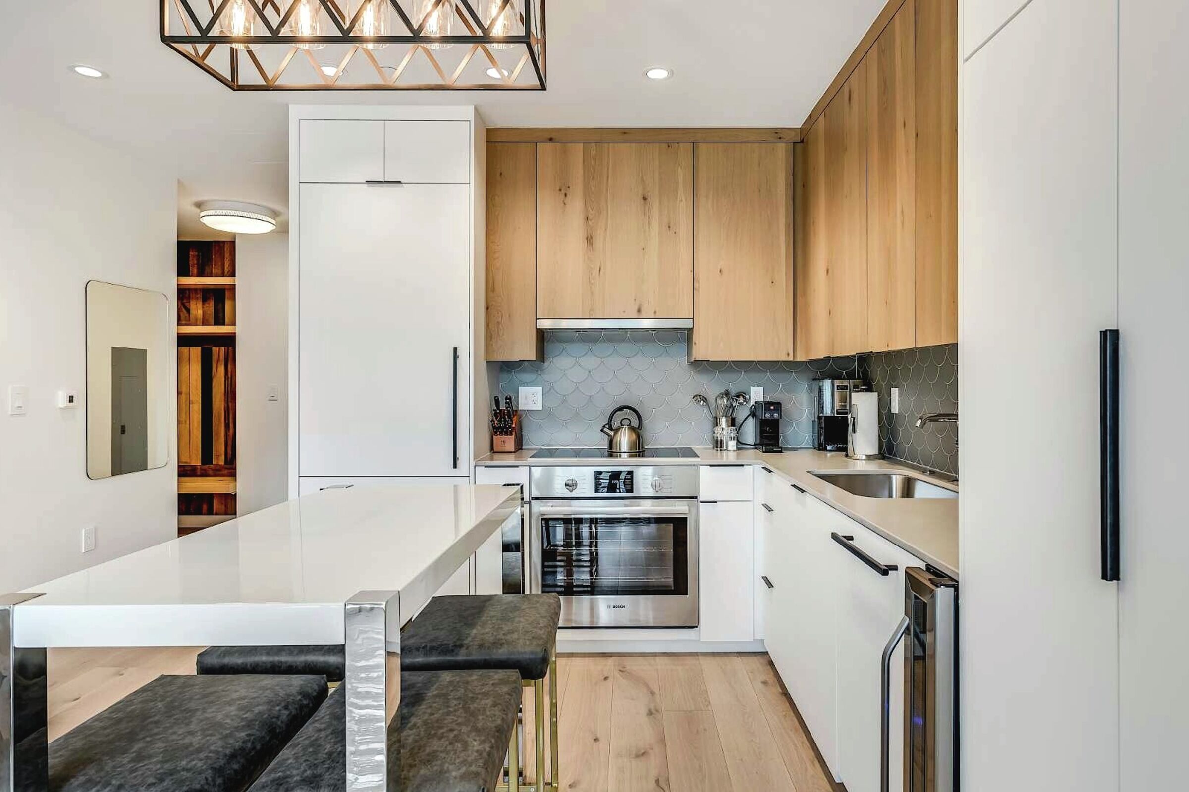 Kitchen & Dining Area