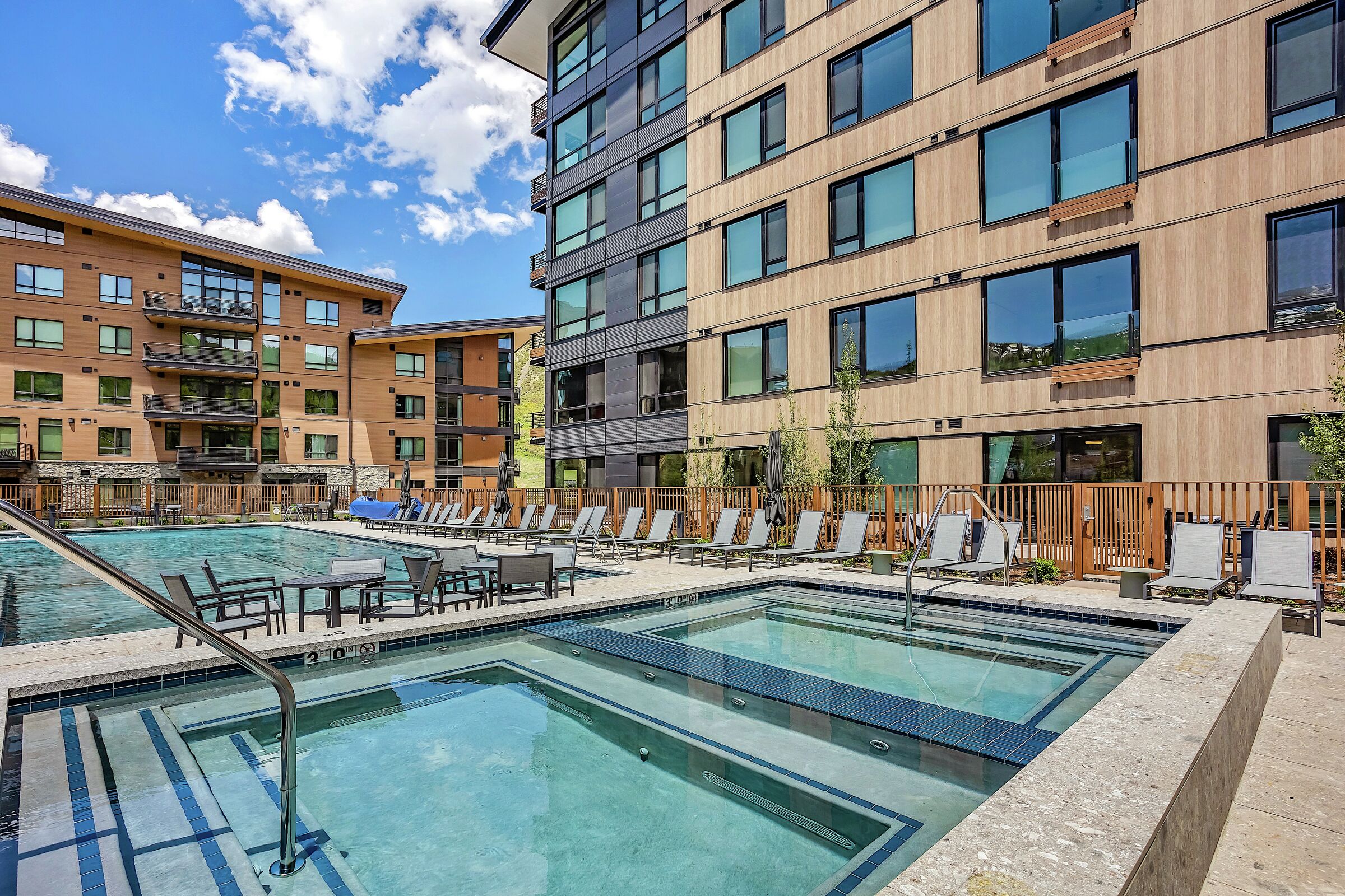 Heated Pool & Hot Tub
