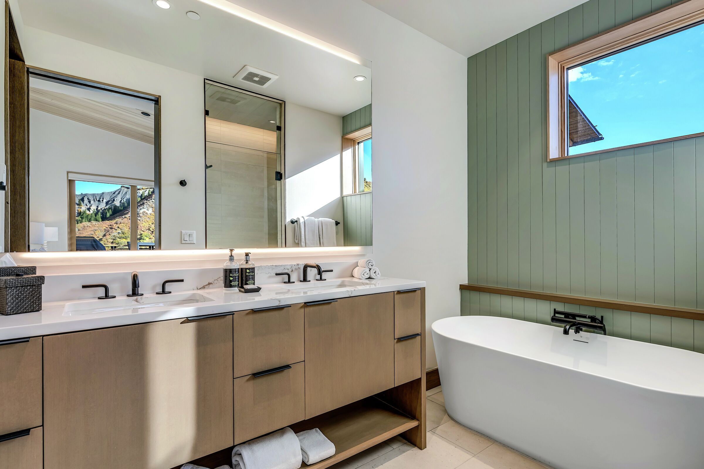 Master Ensuite Bathroom